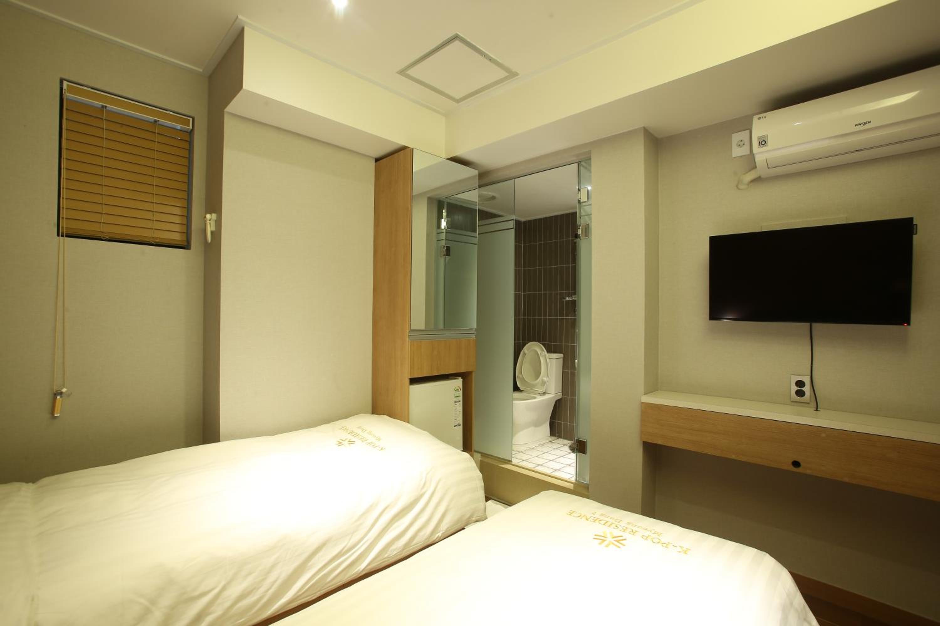 Deluxe Twin Room - Photo 3