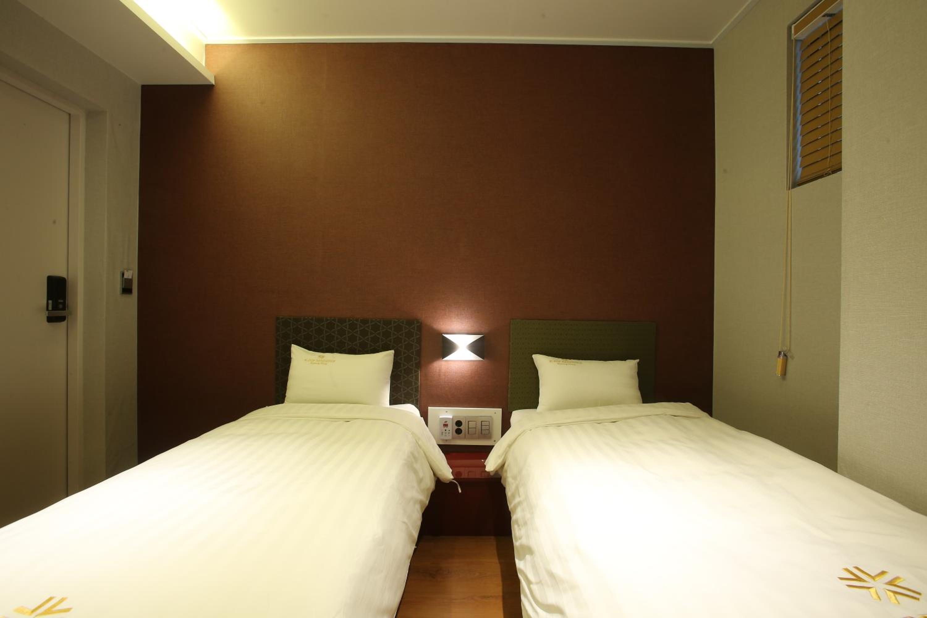Deluxe Twin Room - Photo 1