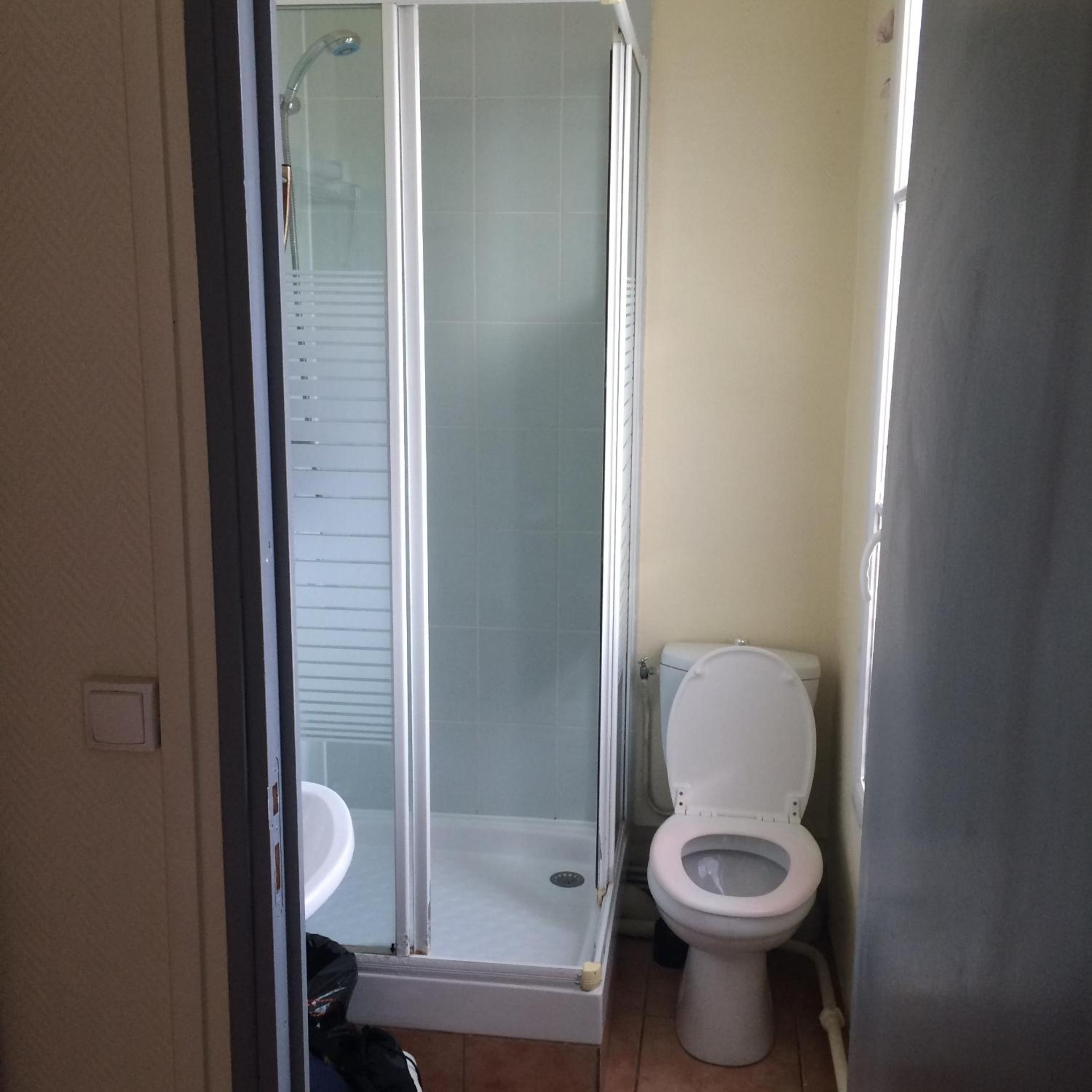 Twin Room with Bathroom photo 2