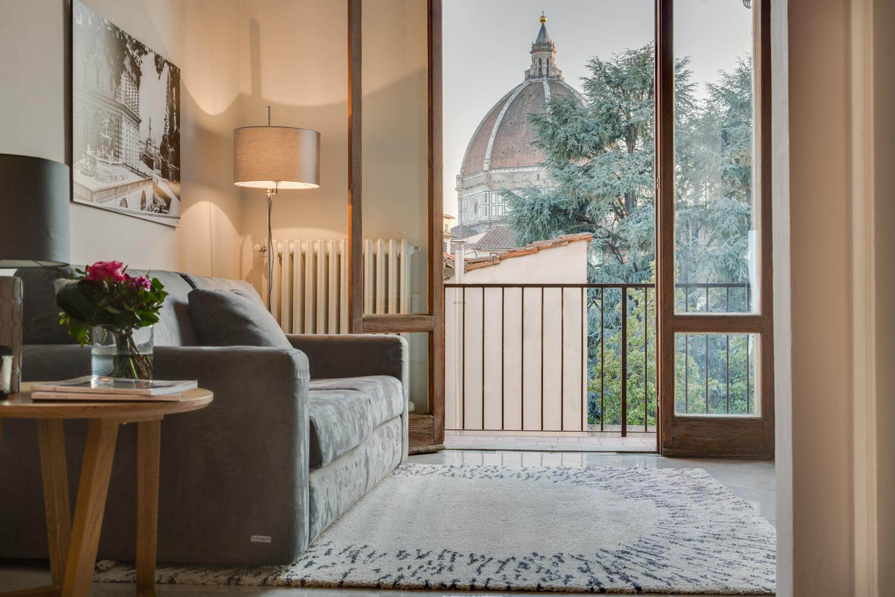 Two-Bedroom Apartment - Via Degli Alfani 59