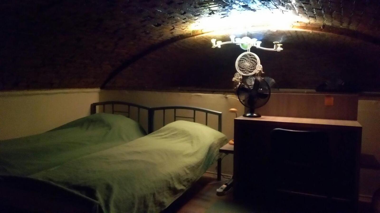 Studio Apartment - Split-Level - Photo 25