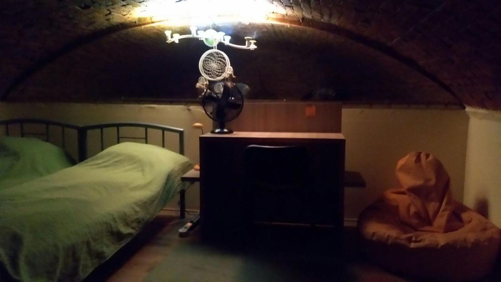 Studio Apartment - Split-Level - Photo 26