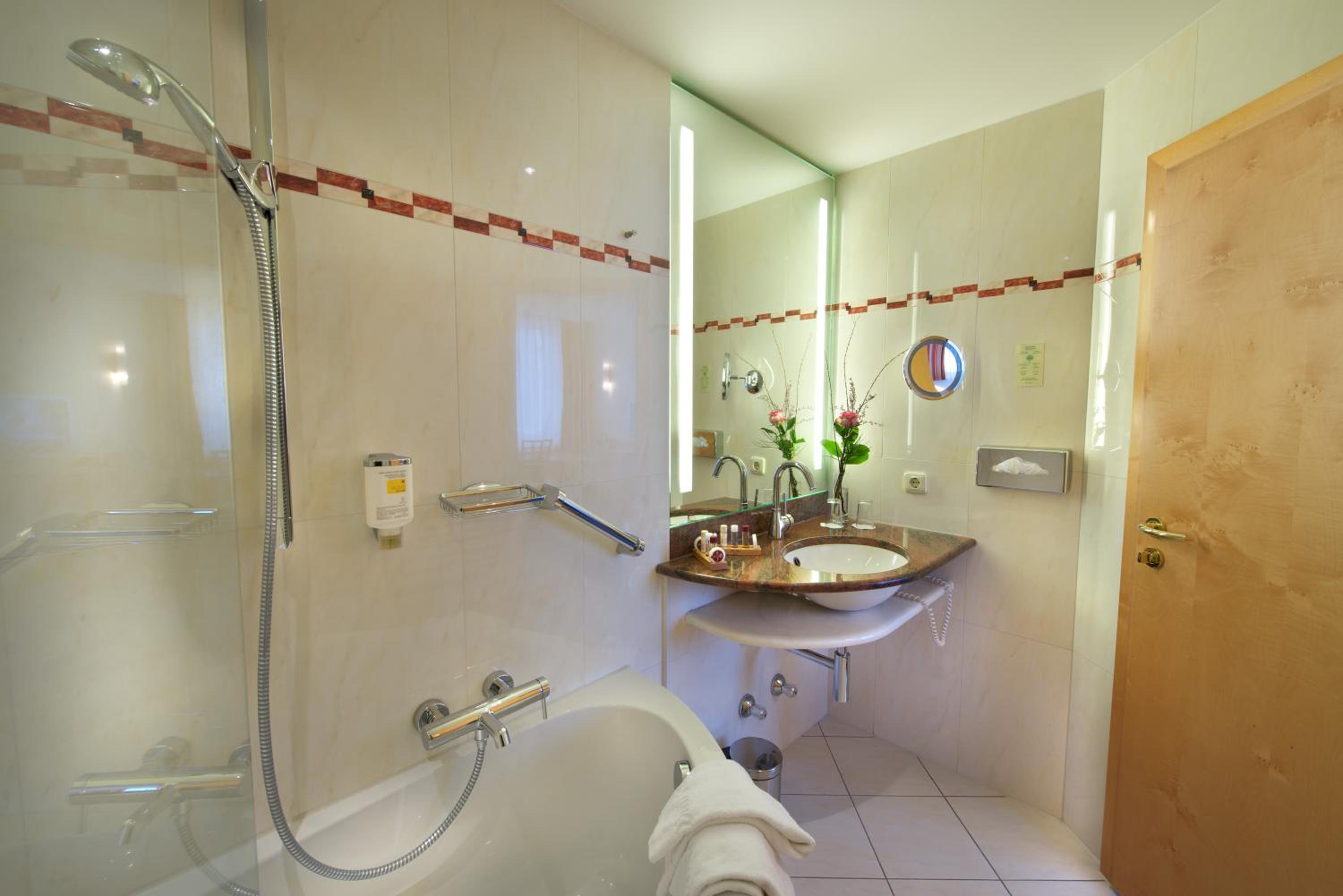 Standard Twin Room photo 3
