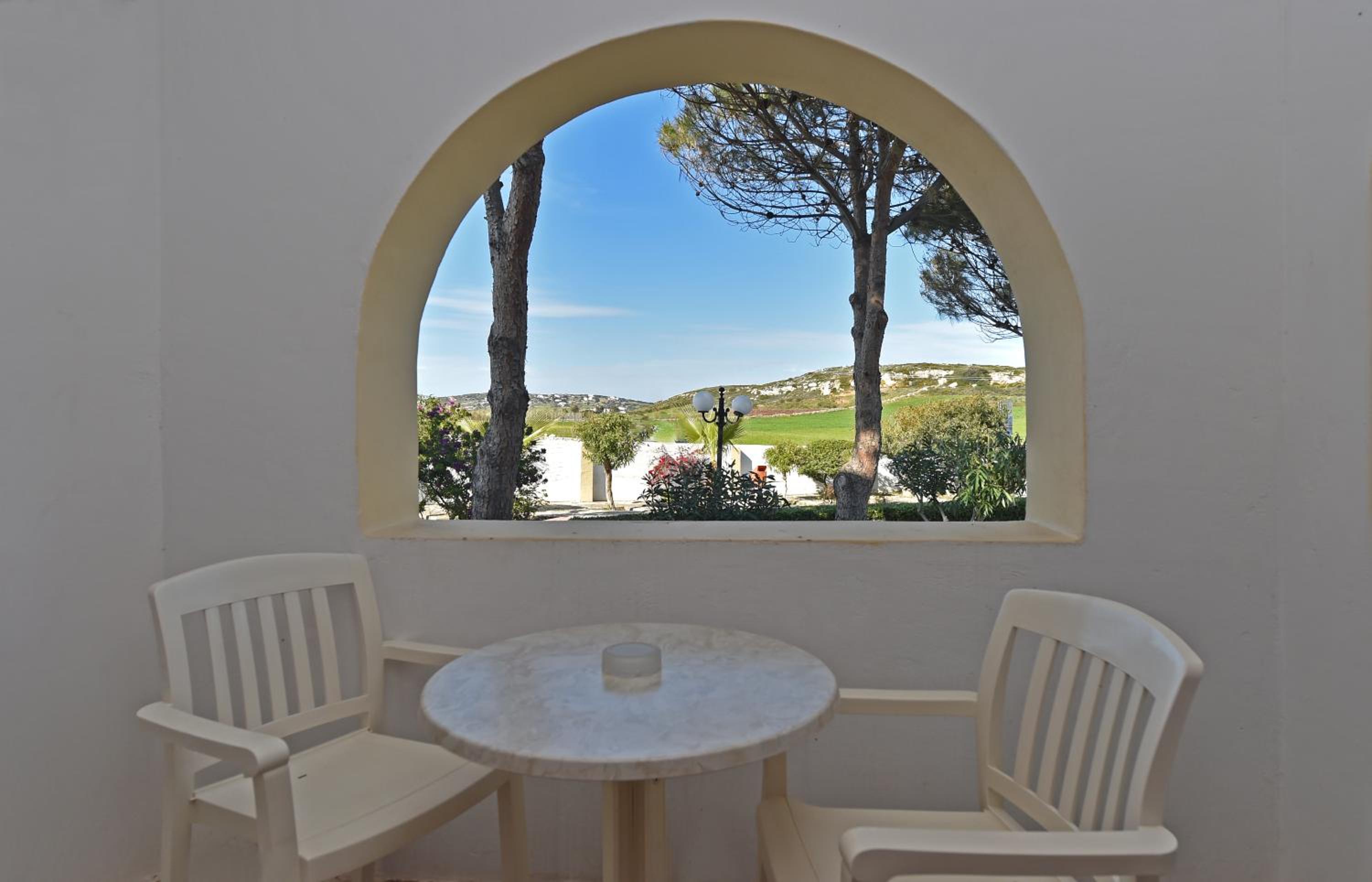 Standard Double or Twin Room with Garden View - Photo 15