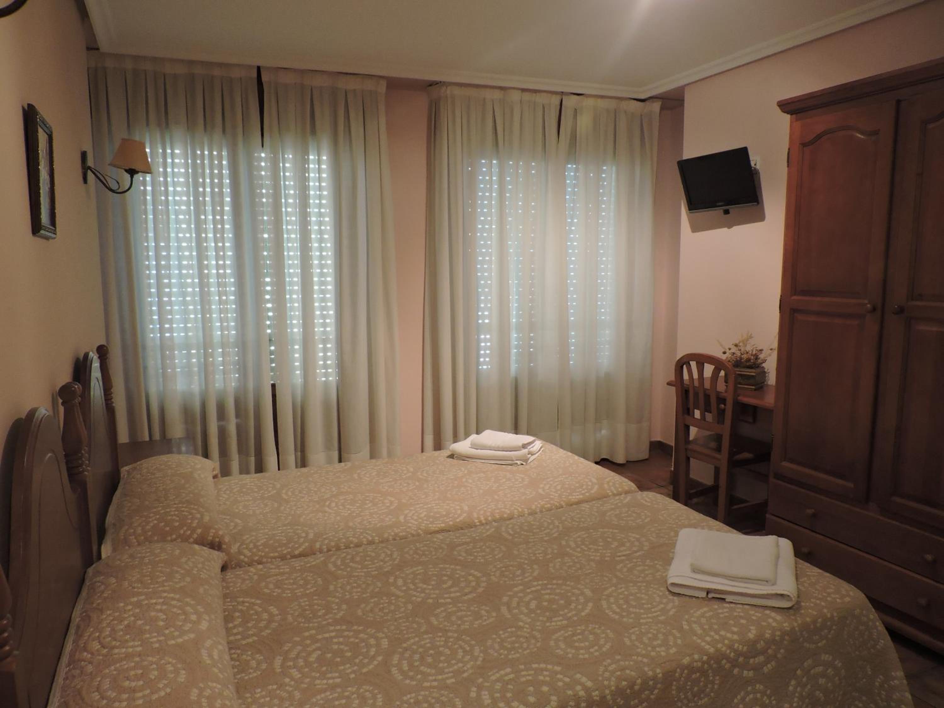 Habitación Triple con Baño Privado