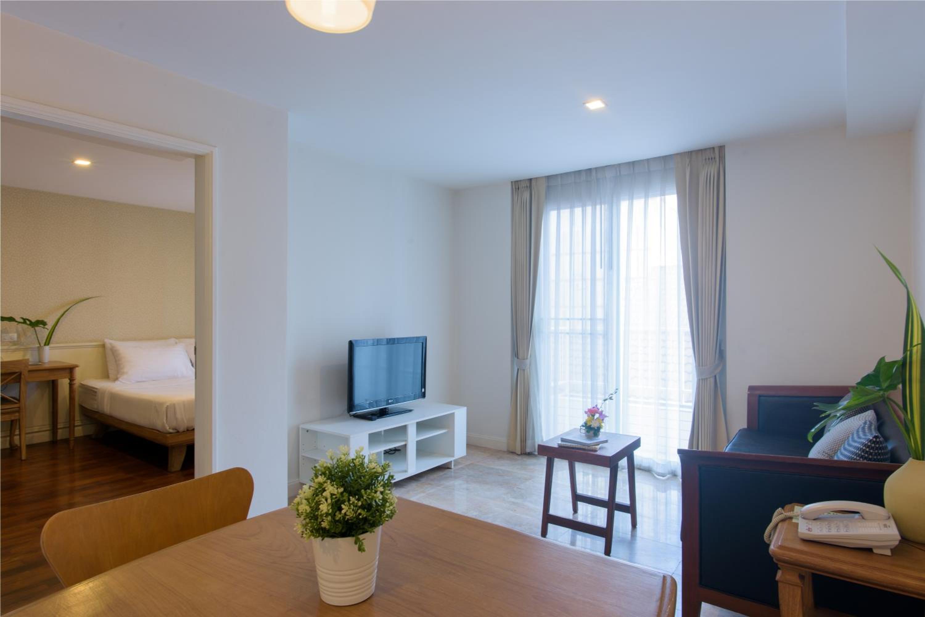 One-Bedroom Suite photo 3