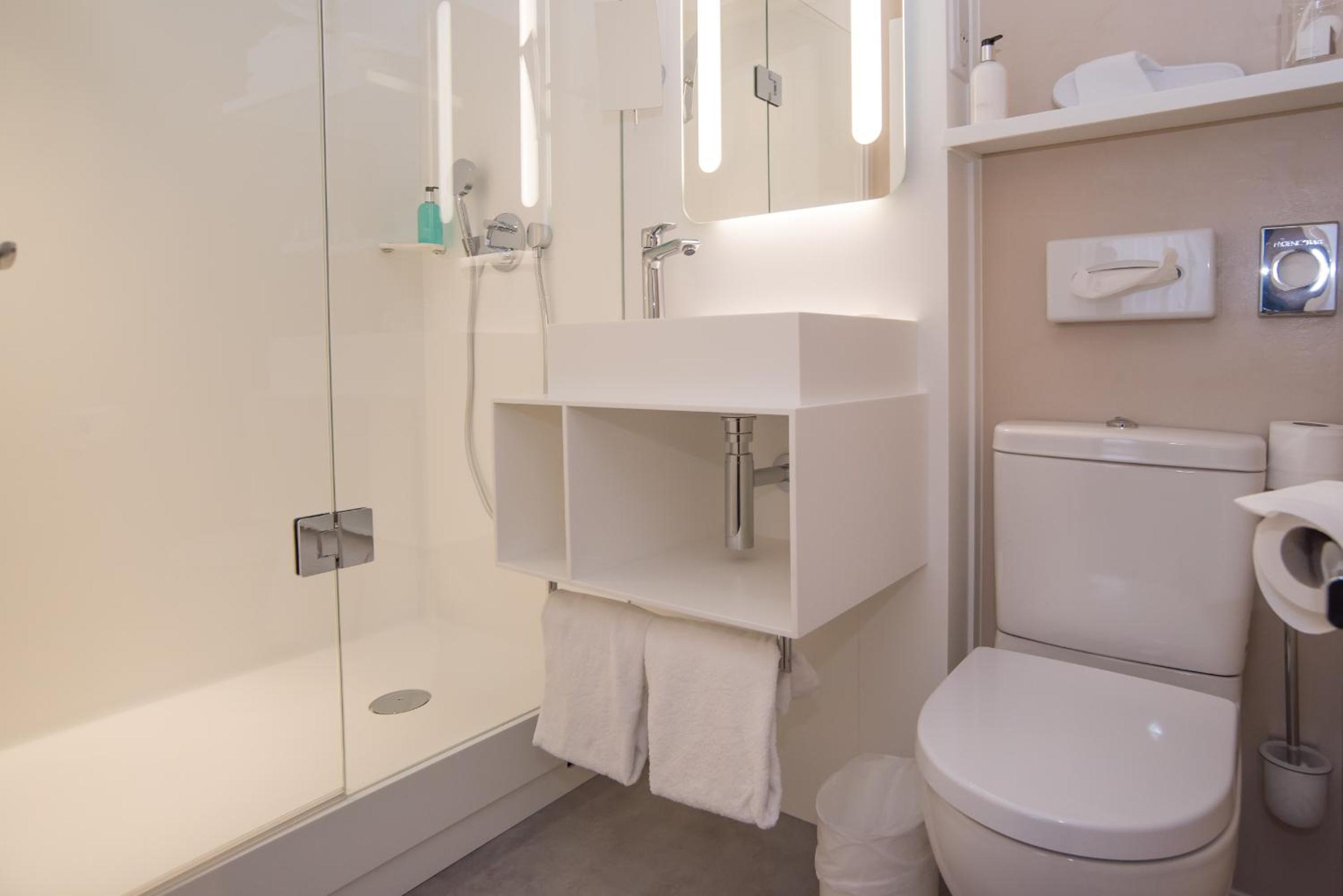 Classic Double or Twin Room - Photo 8