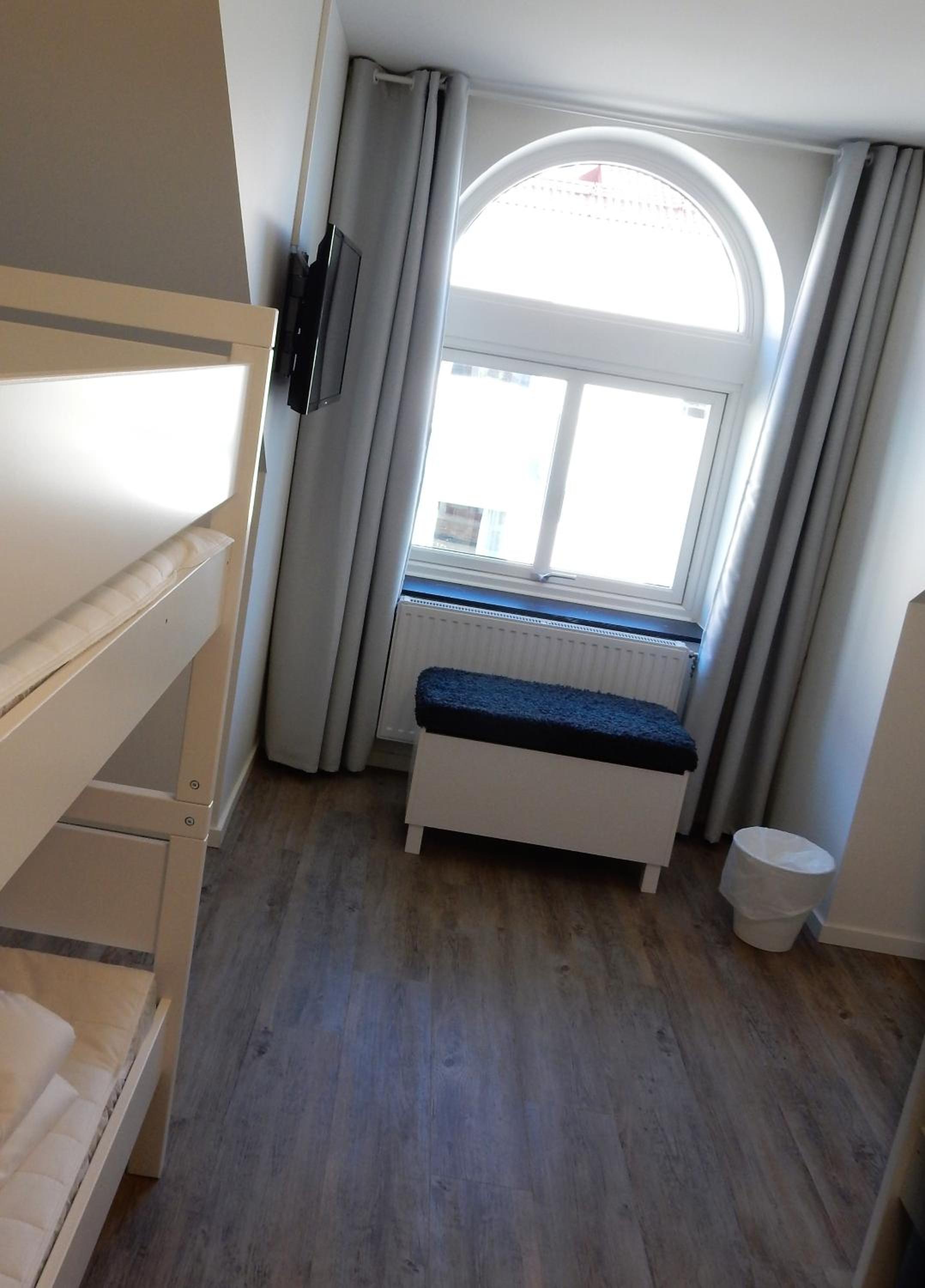 Economy Quadruple Room - Photo 1