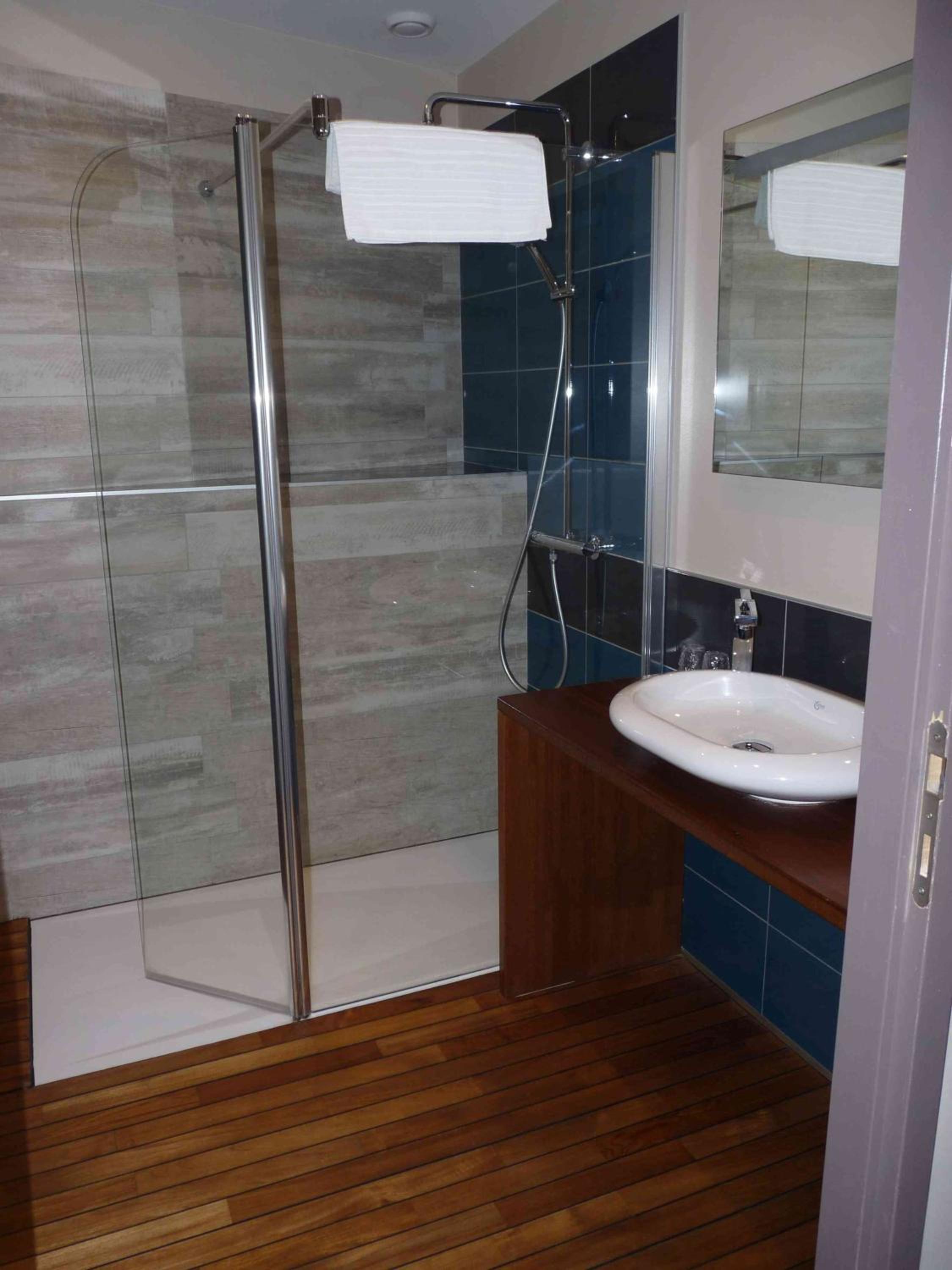 Superior Room with Sea View - Photo 2