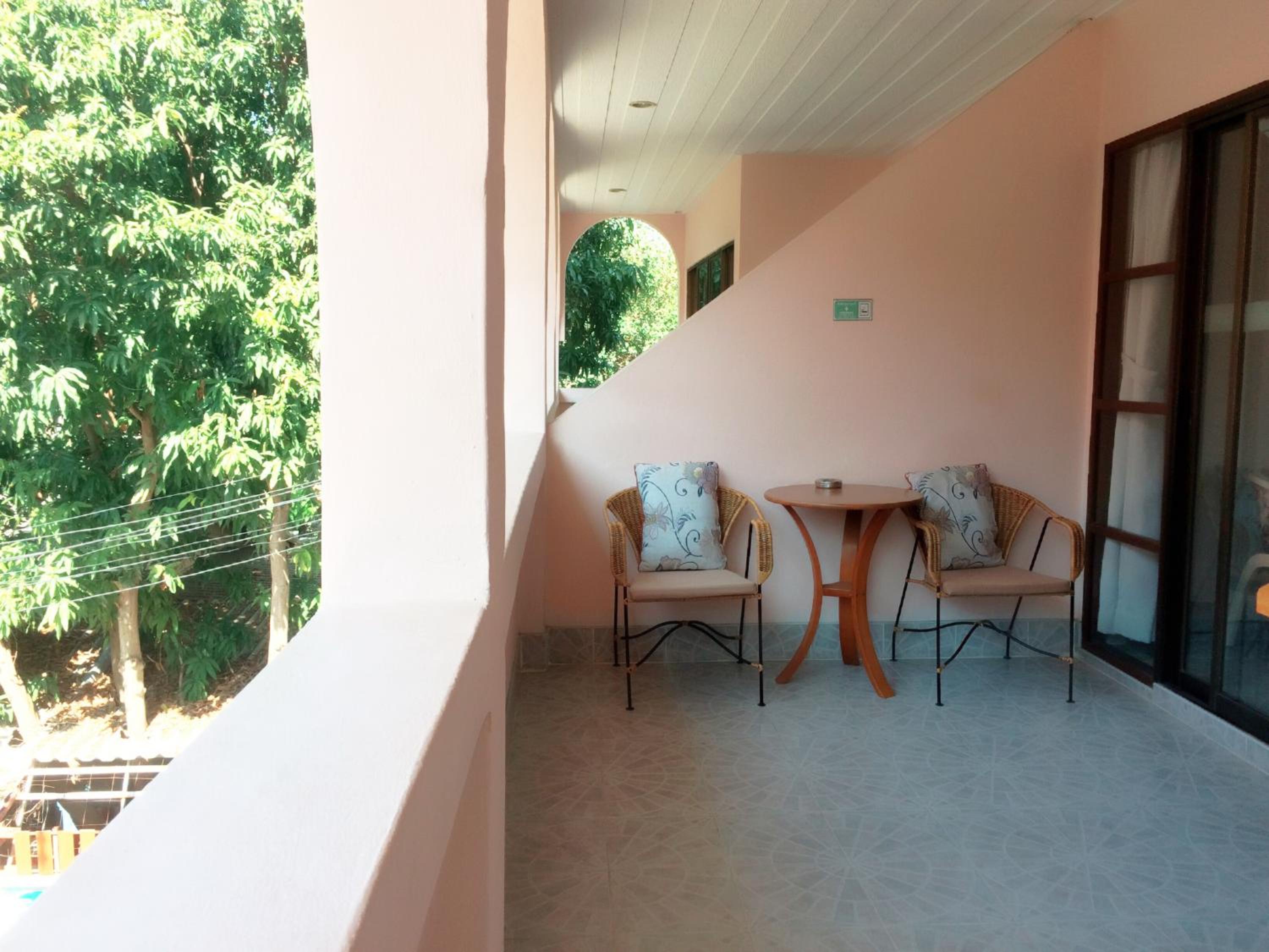 Deluxe Double Room with Balcony - Photo 10