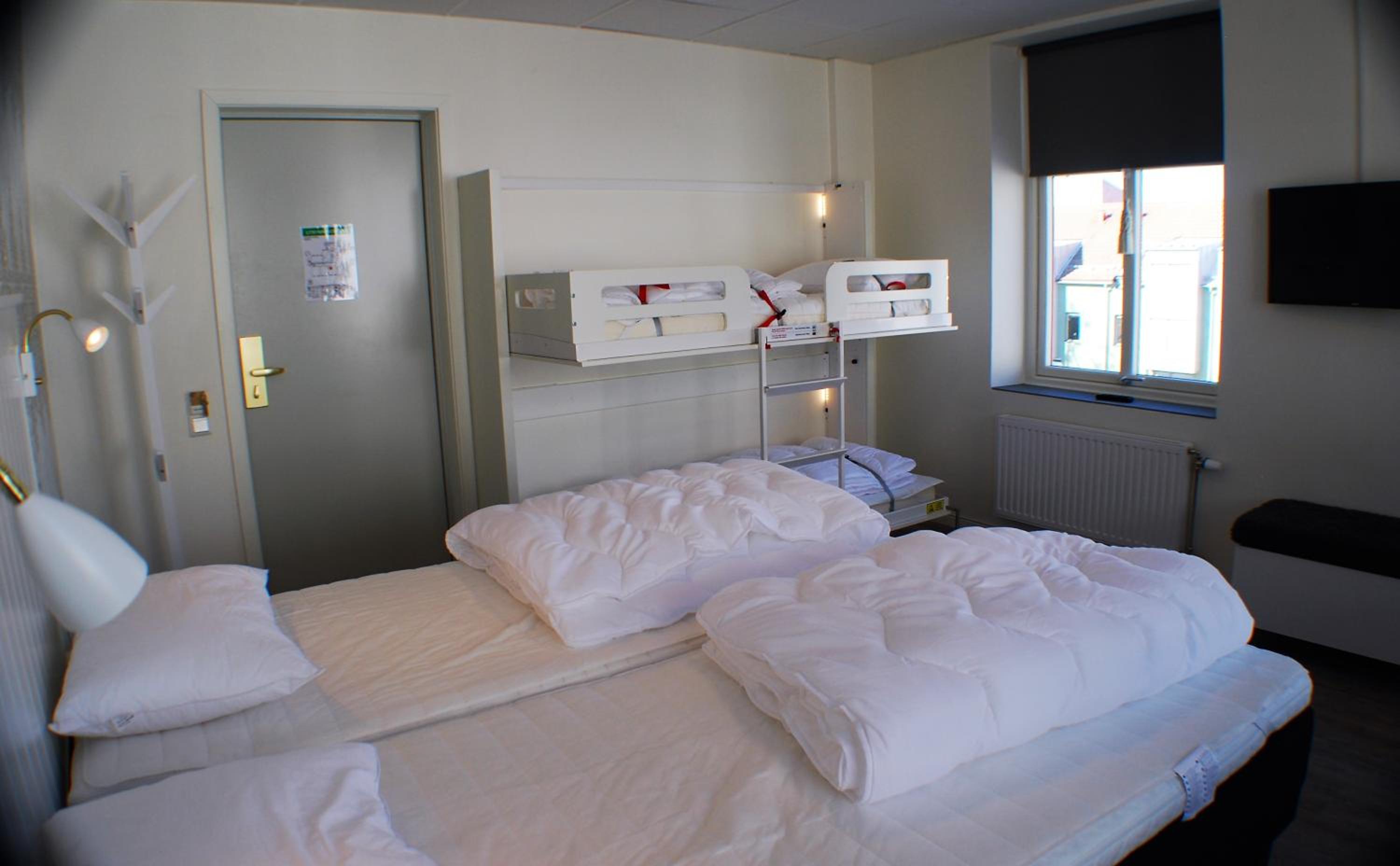Premium Quadruple Room - Photo 6