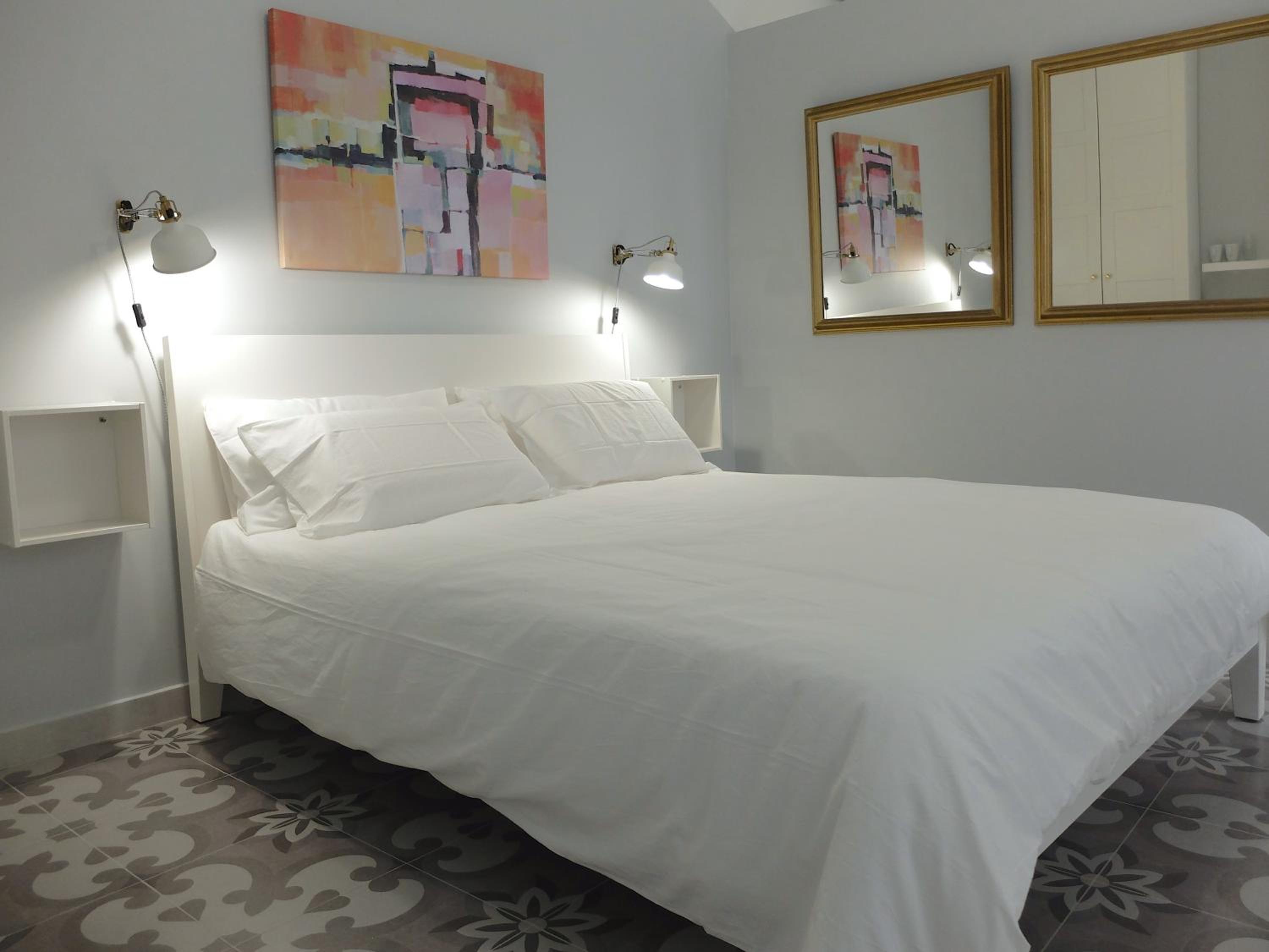 King Room with Balcony photo 1