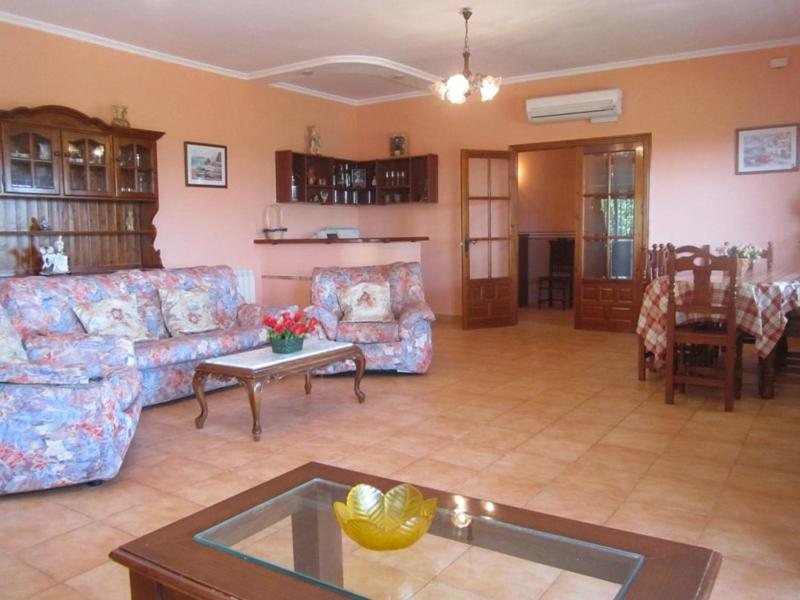 Three-Bedroom House photo 3