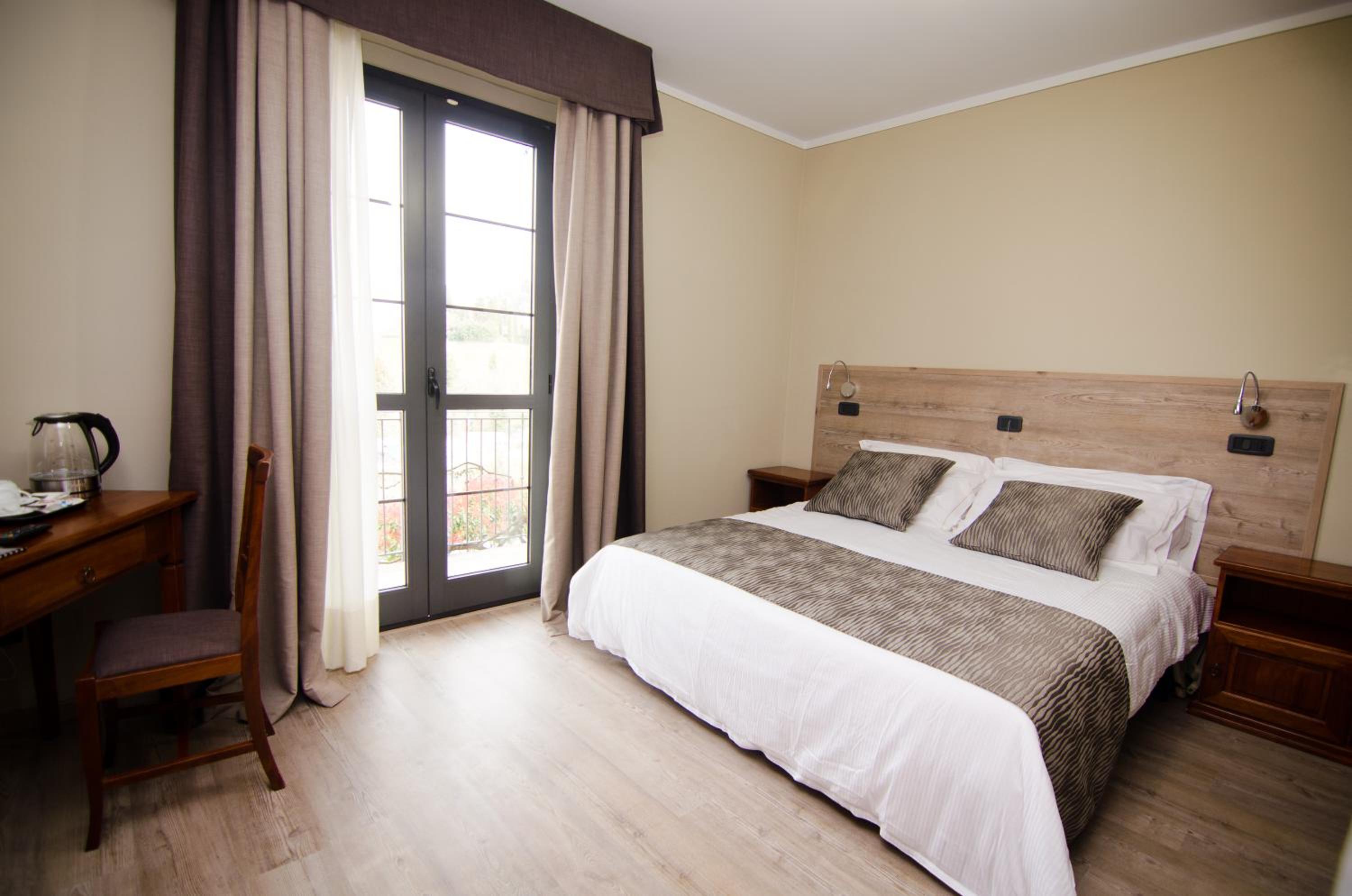Superior Double or Twin Room - Photo 2