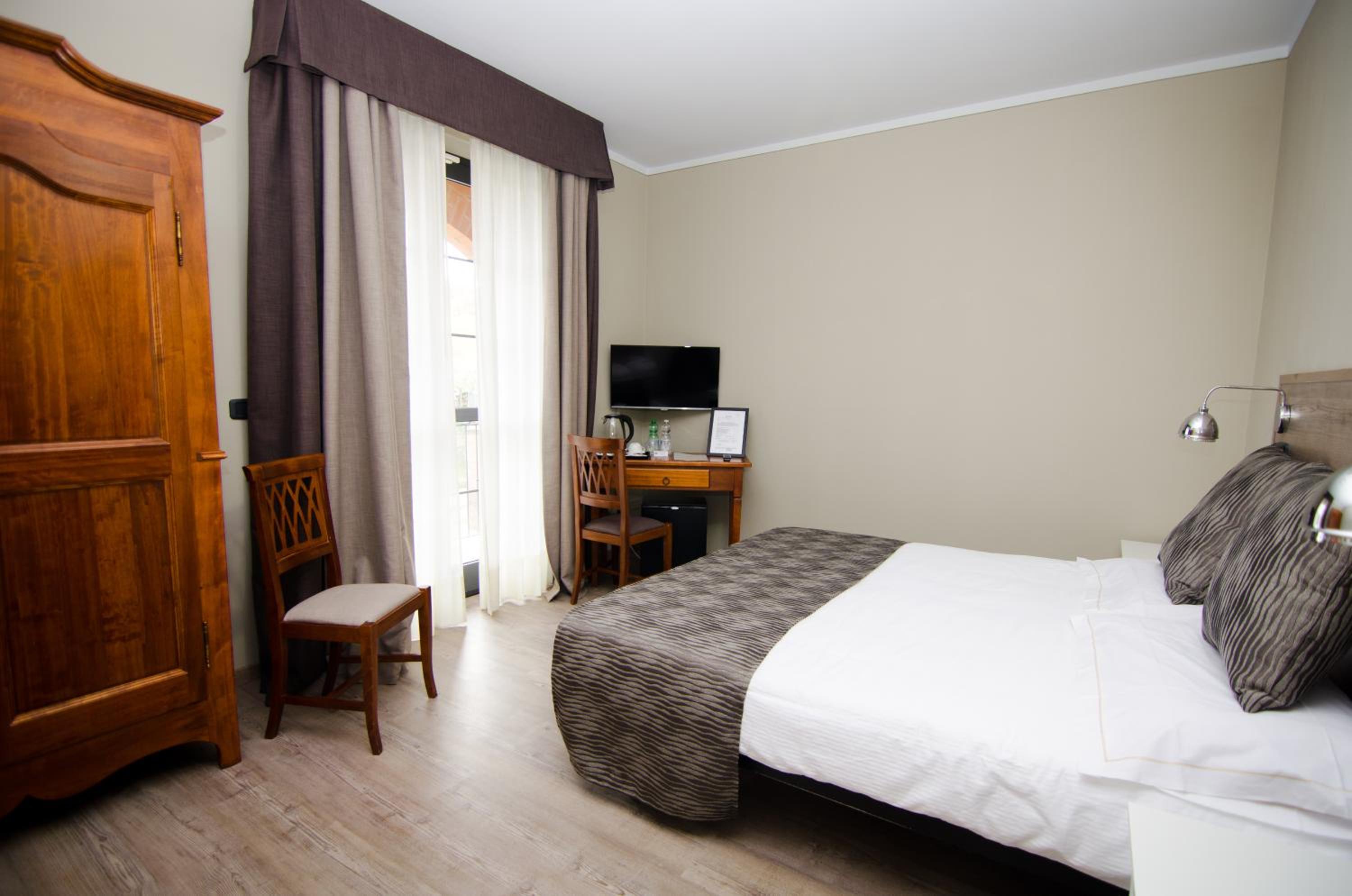 Superior Double or Twin Room - Photo 7