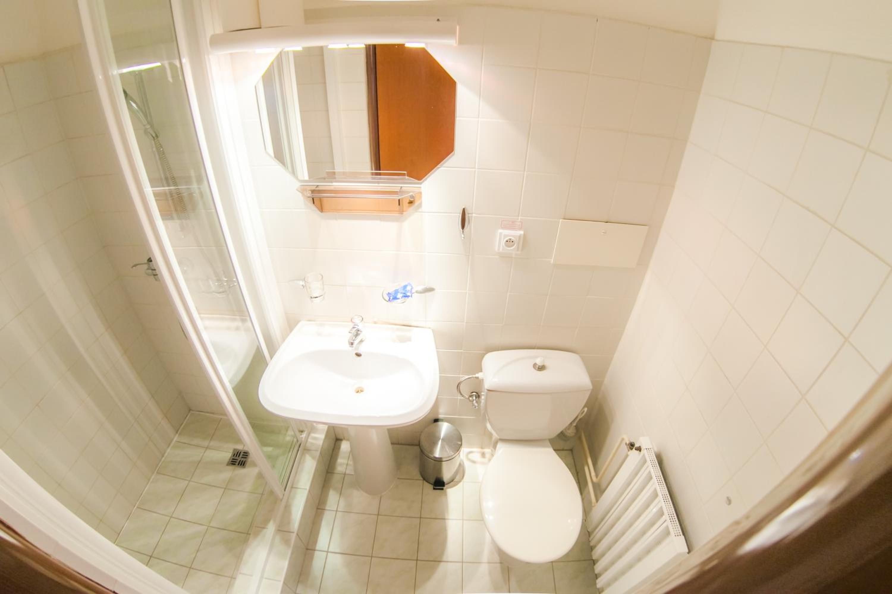 Standard Double Room - Photo 2