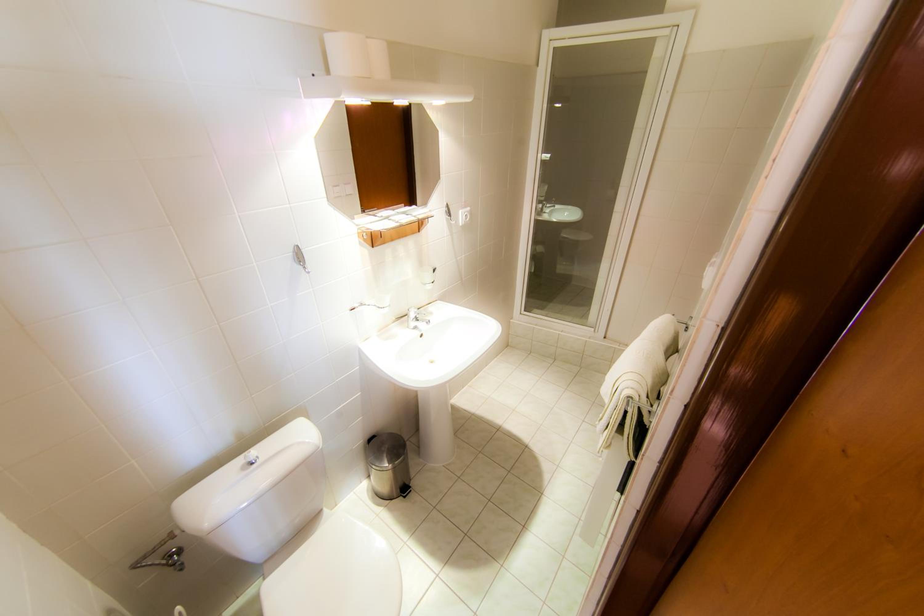 Suite - Photo 3