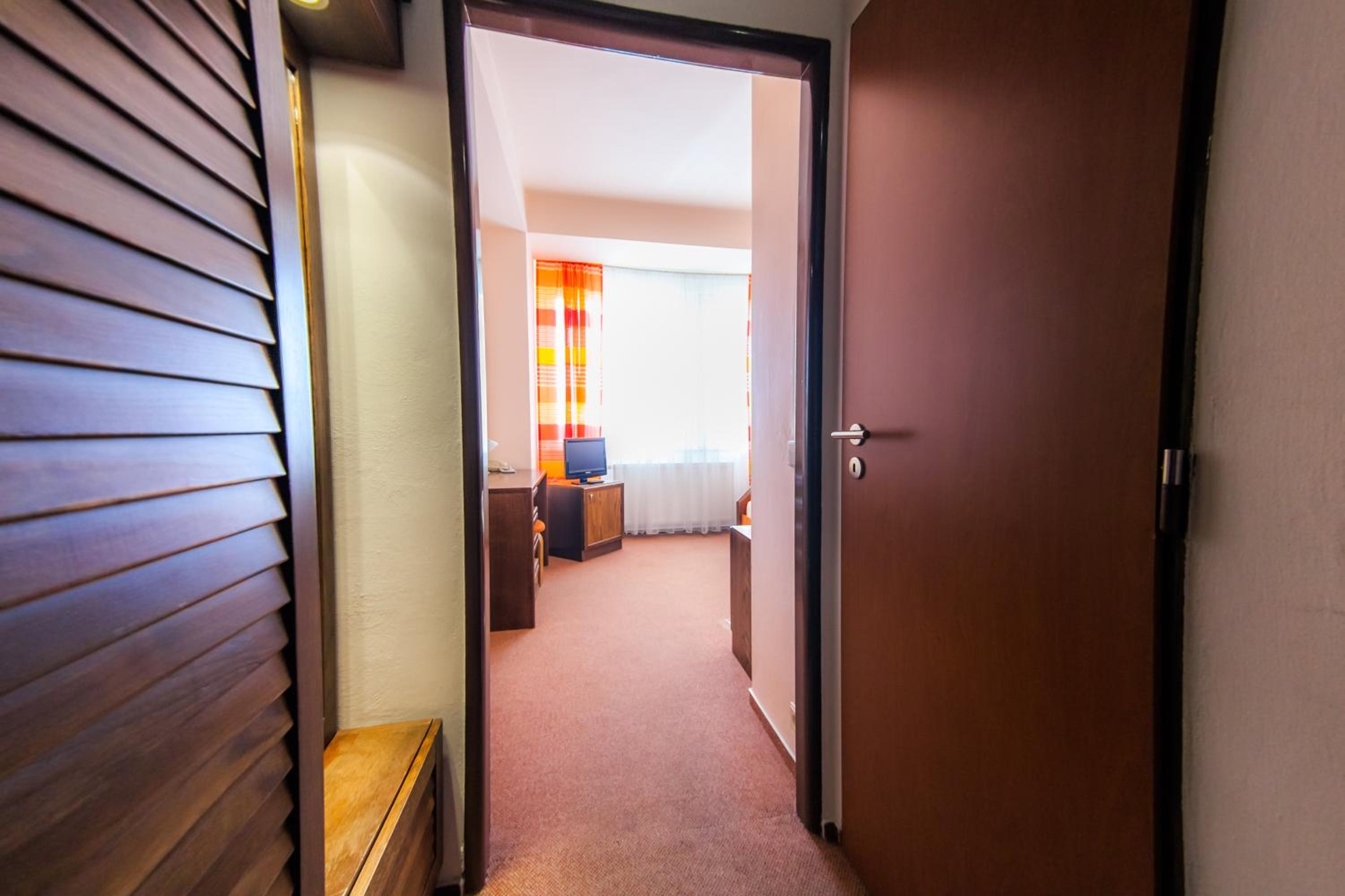 Standard Double Room - Photo 1