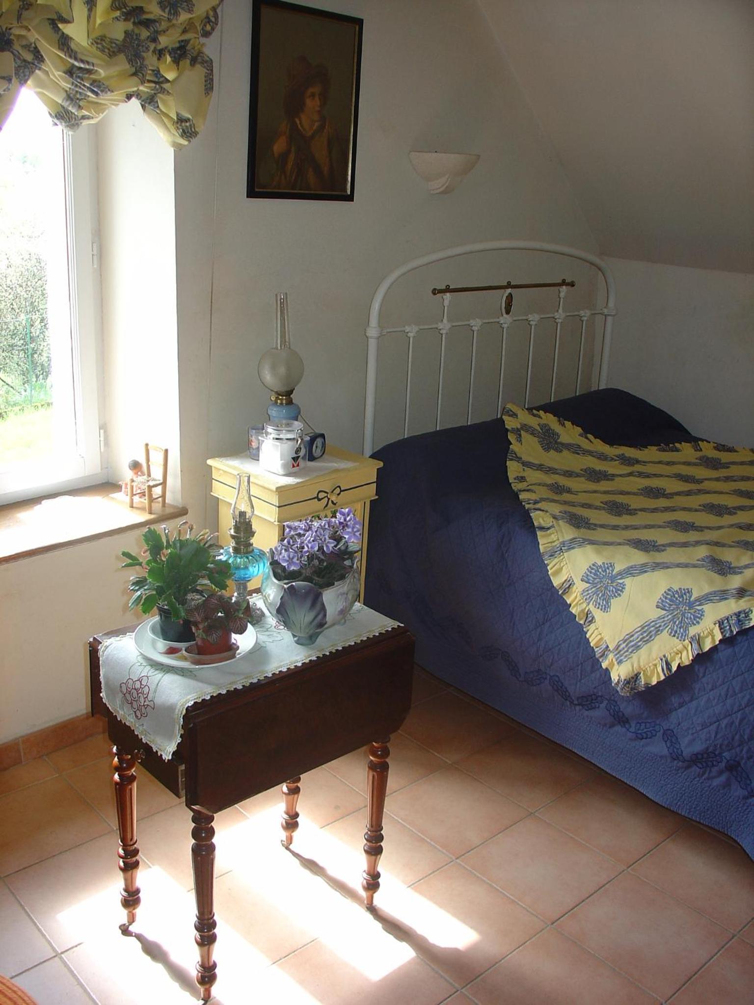 Five-Bedroom House photo 3