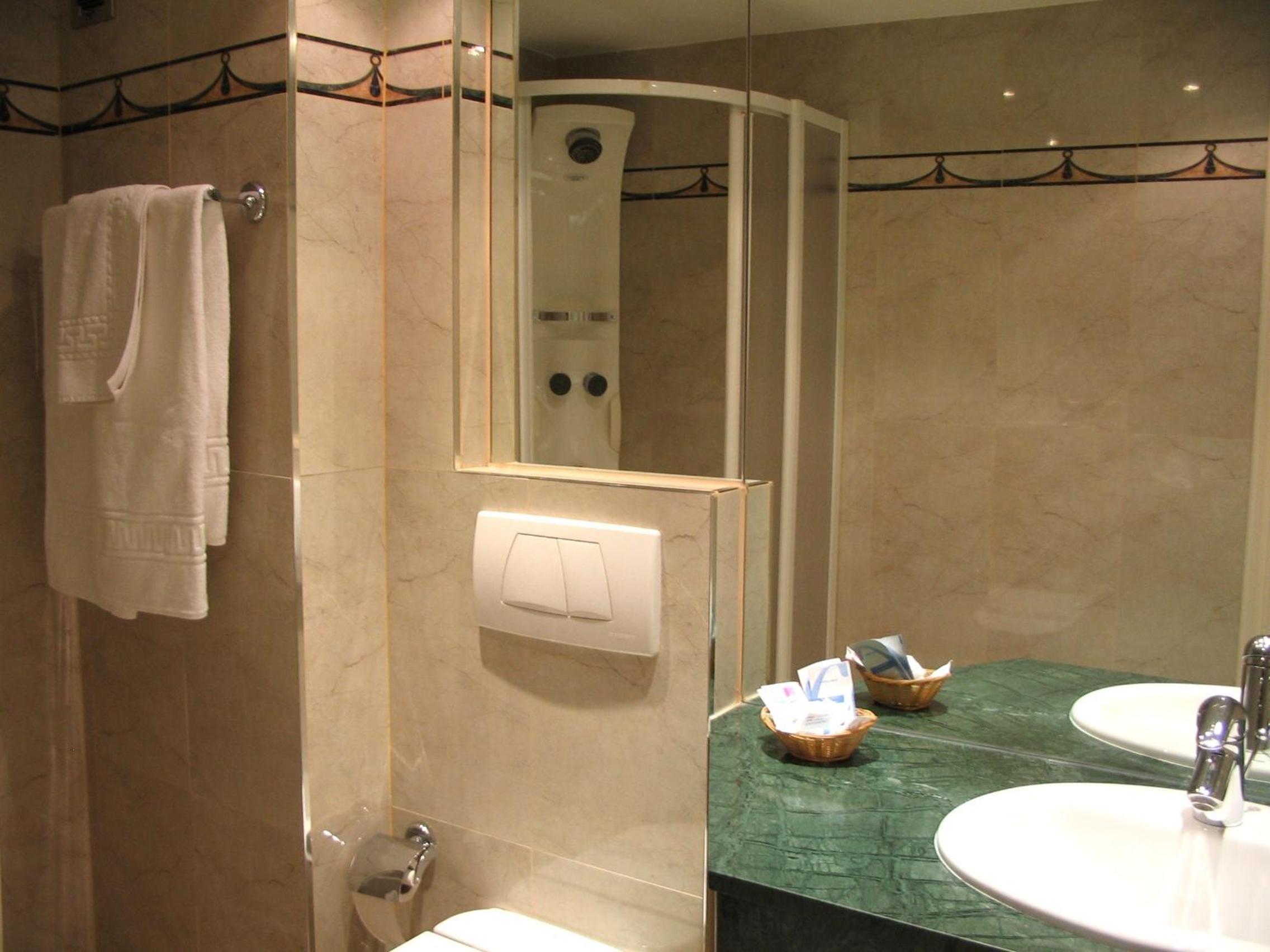 Double or Twin Room photo 3