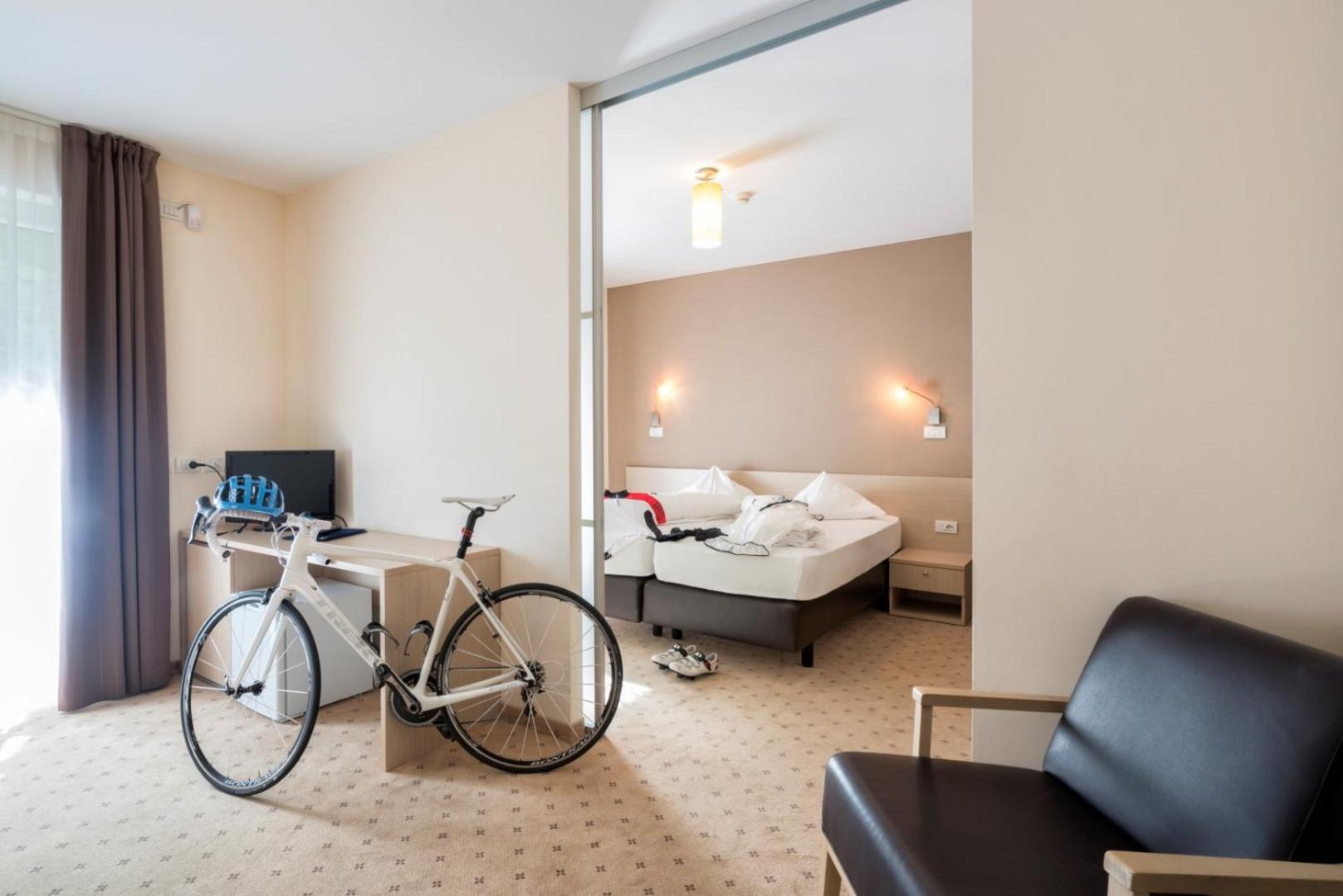 Junior Suite with Balcony photo 3