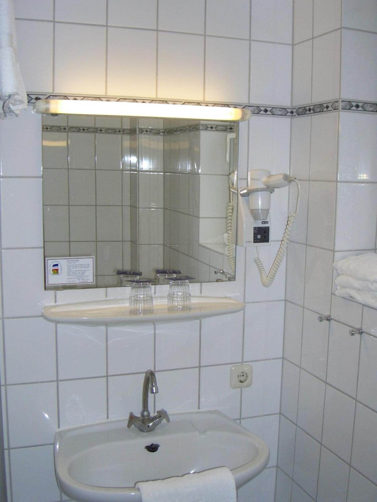 Double Room - Photo 5