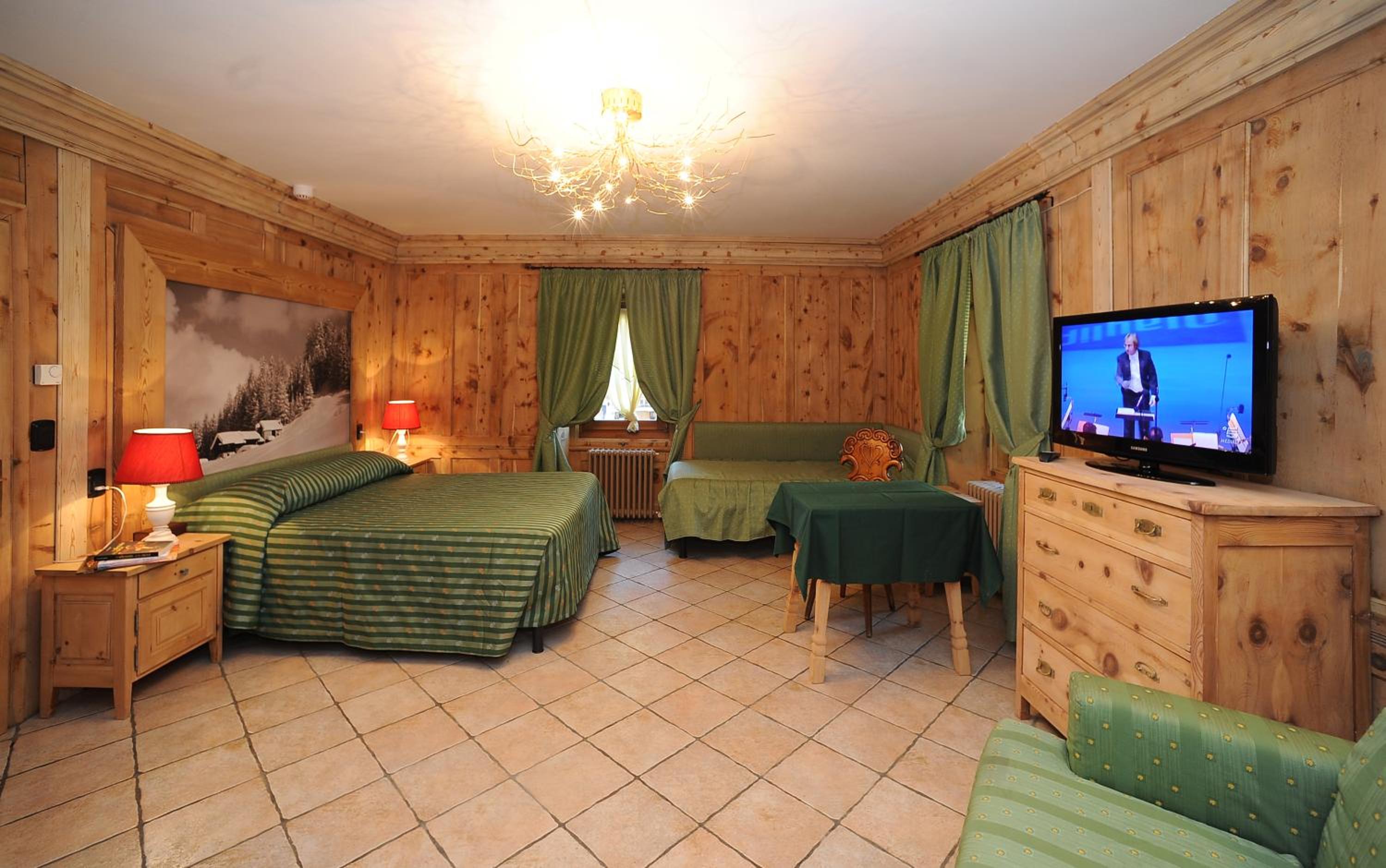 Superior Quadruple Room photo 3