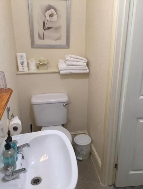 Double Room with En-Suite photo 2