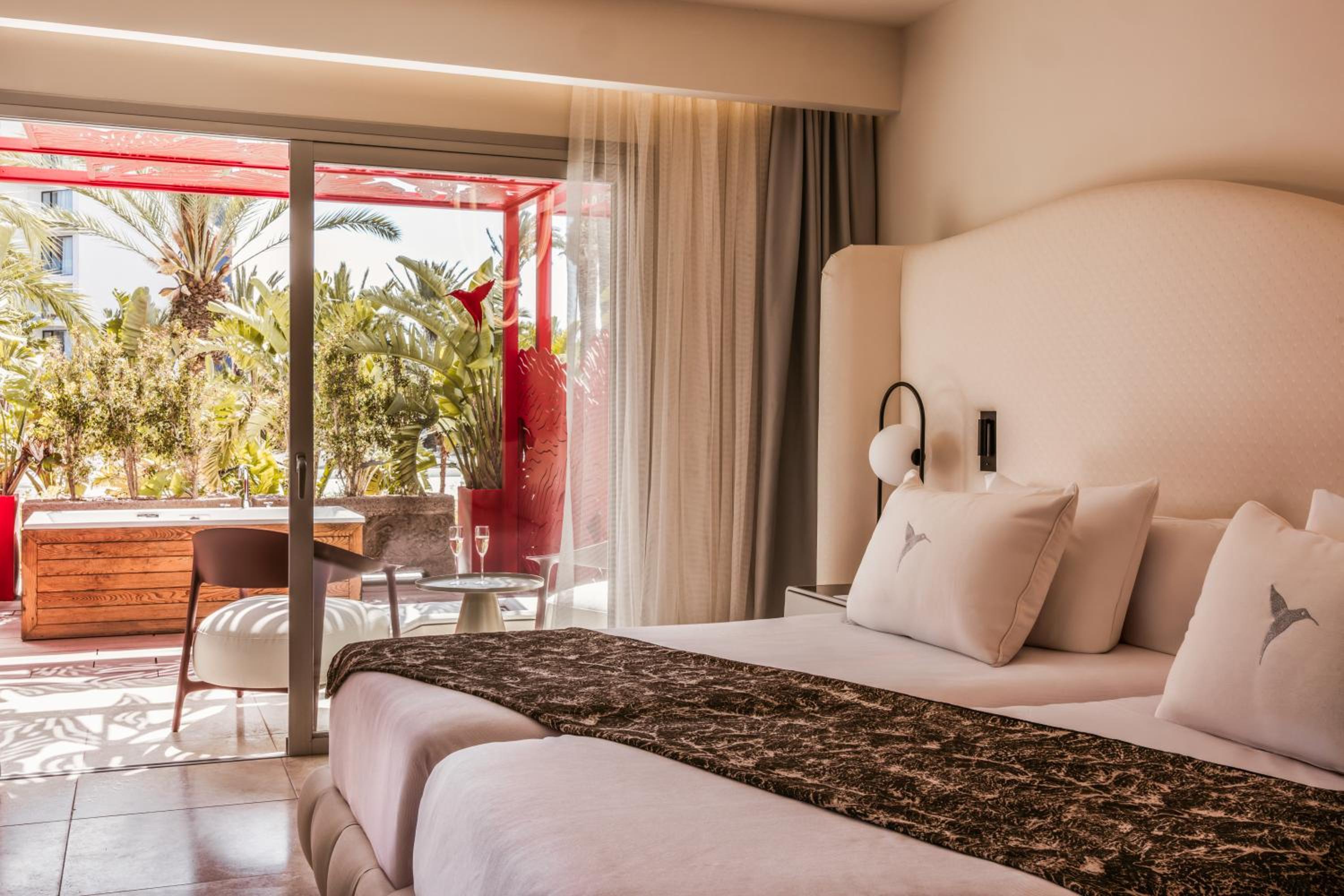 Double Room - Don't Be shy - Entrance to Ushuaia Club Included photo 2
