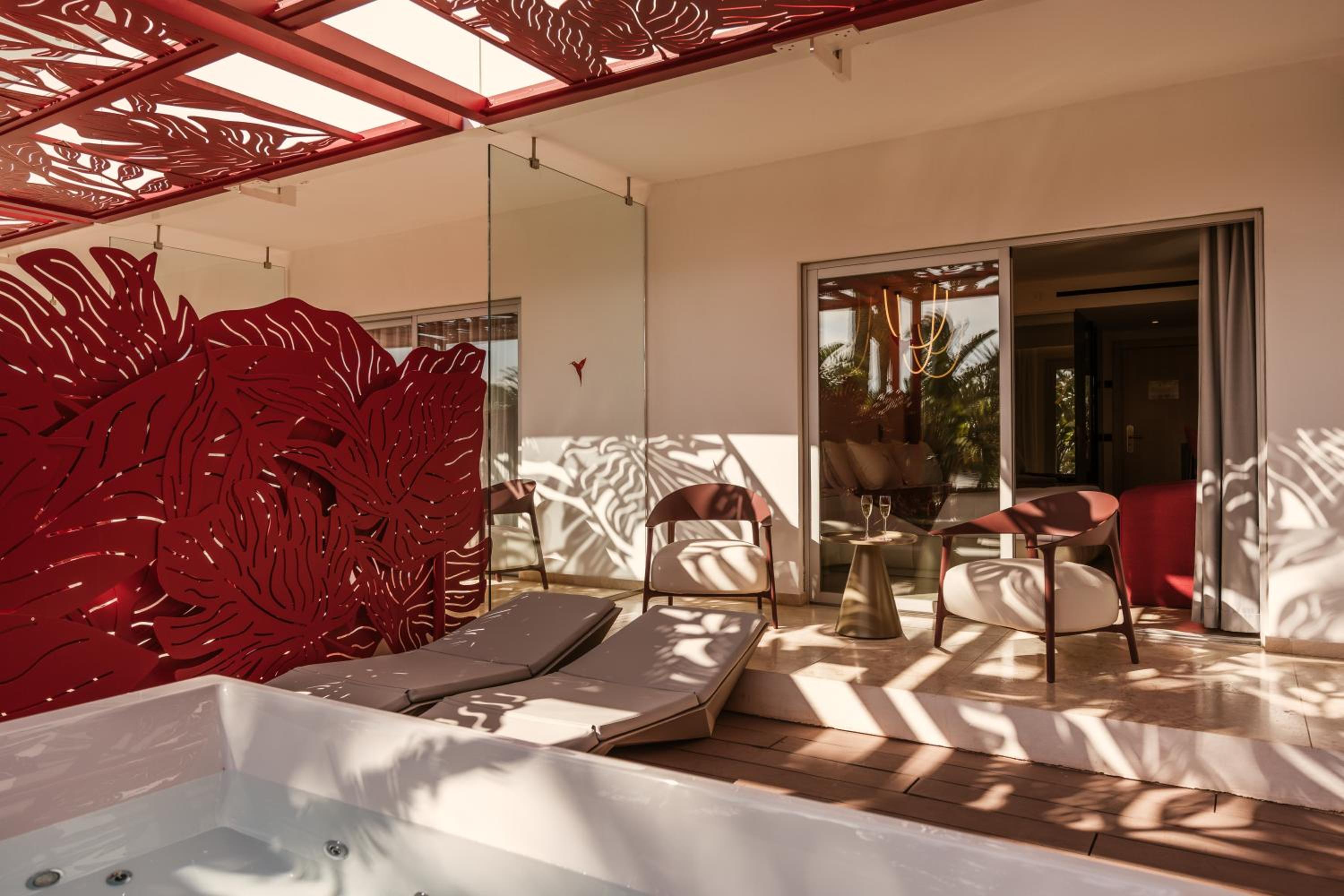Double Room - Don't Be shy - Entrance to Ushuaia Club Included