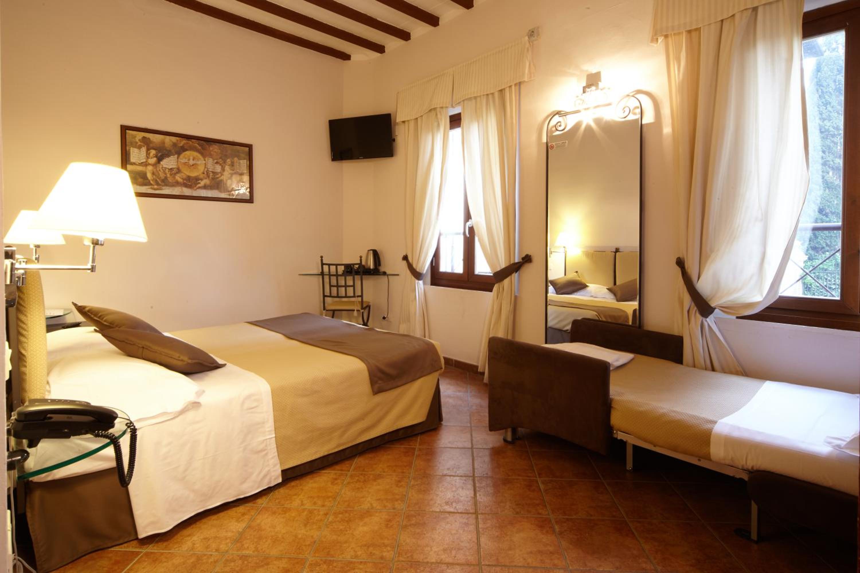 Triple Room - Photo 2