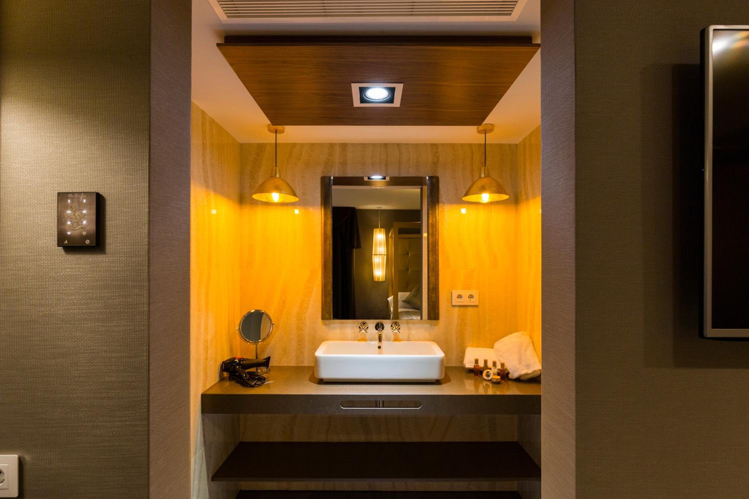 Privilege Suite - Photo 4