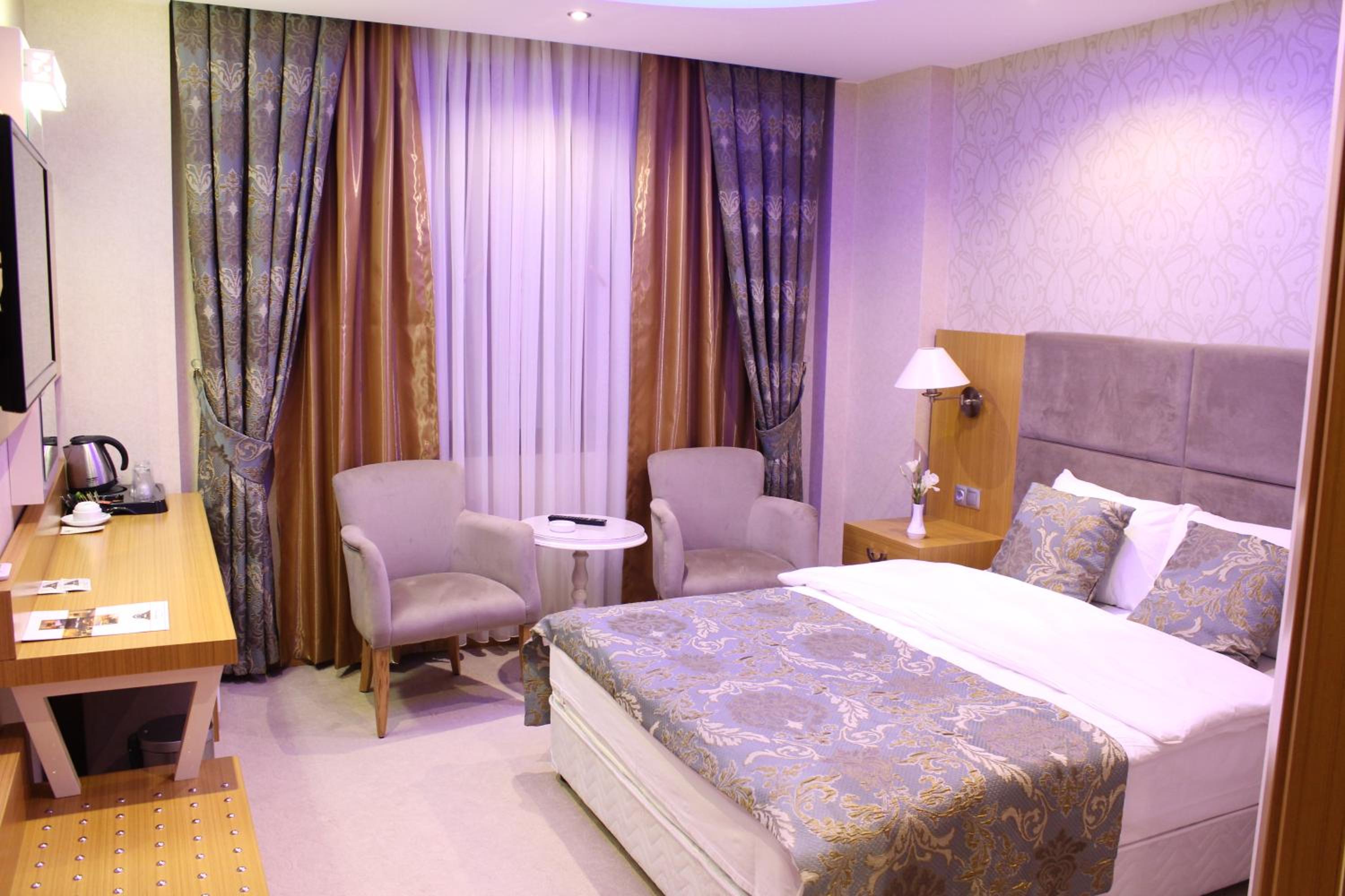 Standard Double or Twin Room photo 2