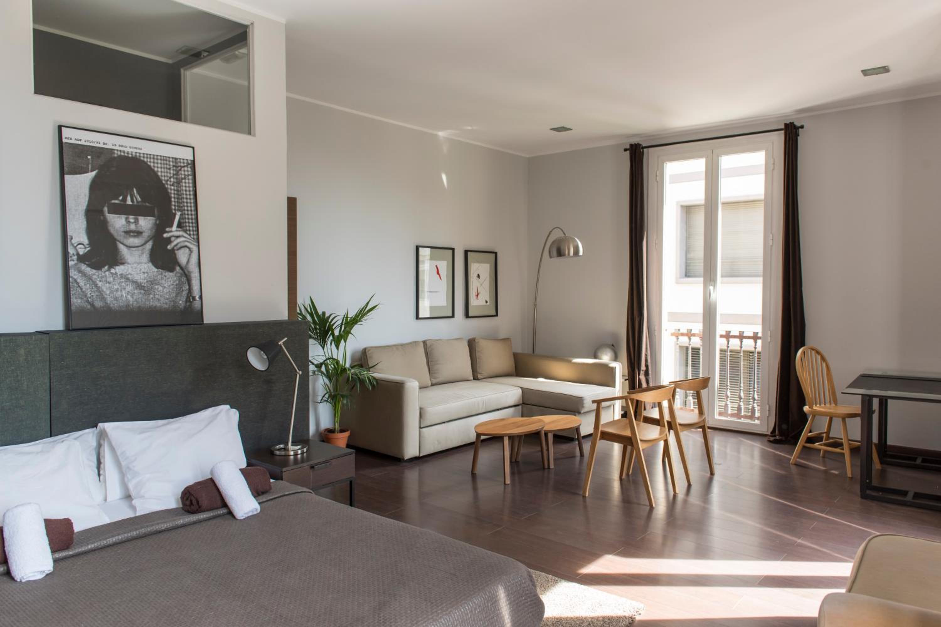 Apartamento de cinco habitaciones con terraza - Córsega 335