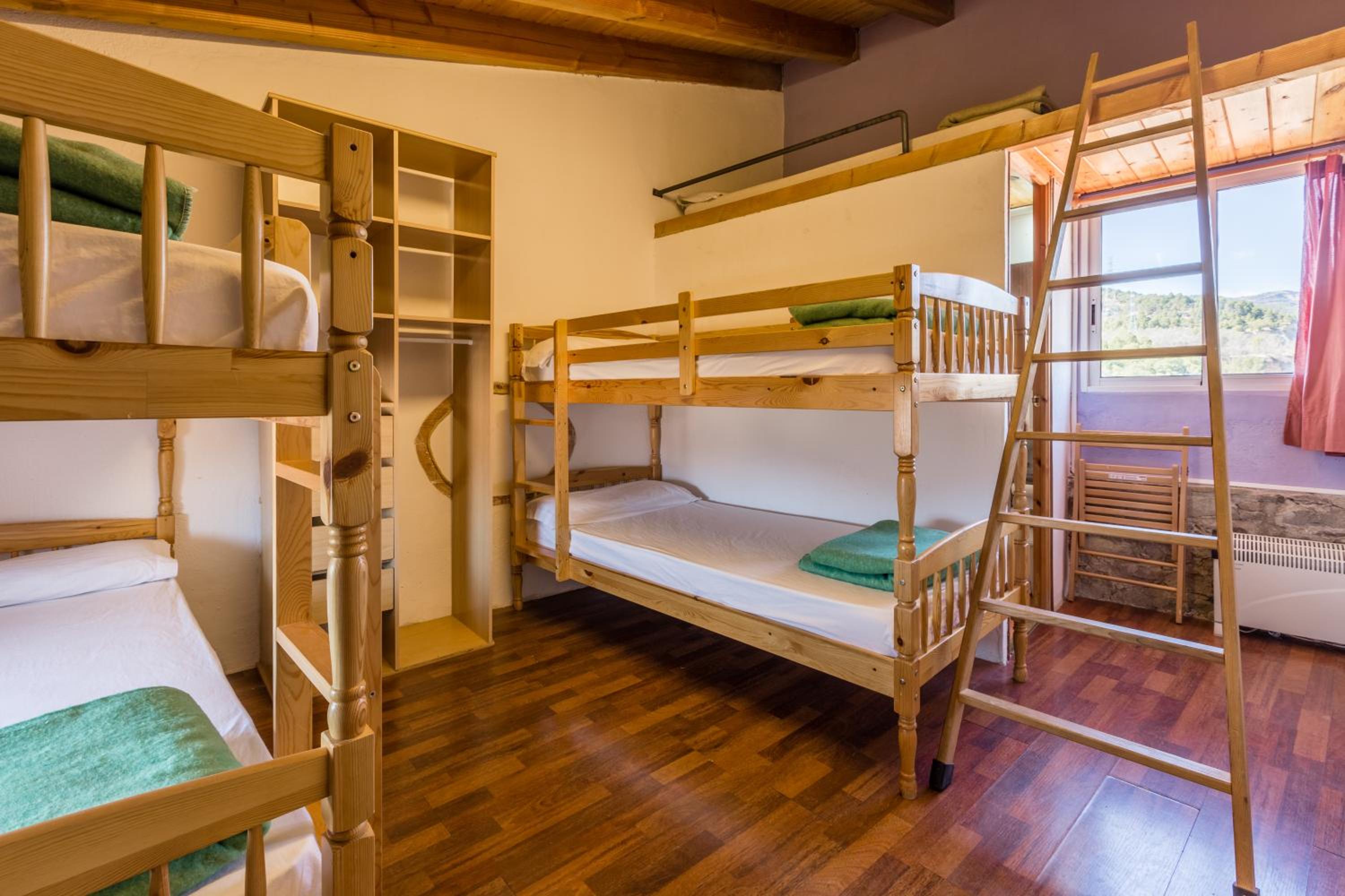 Habitación Familiar con Vista al Jardín