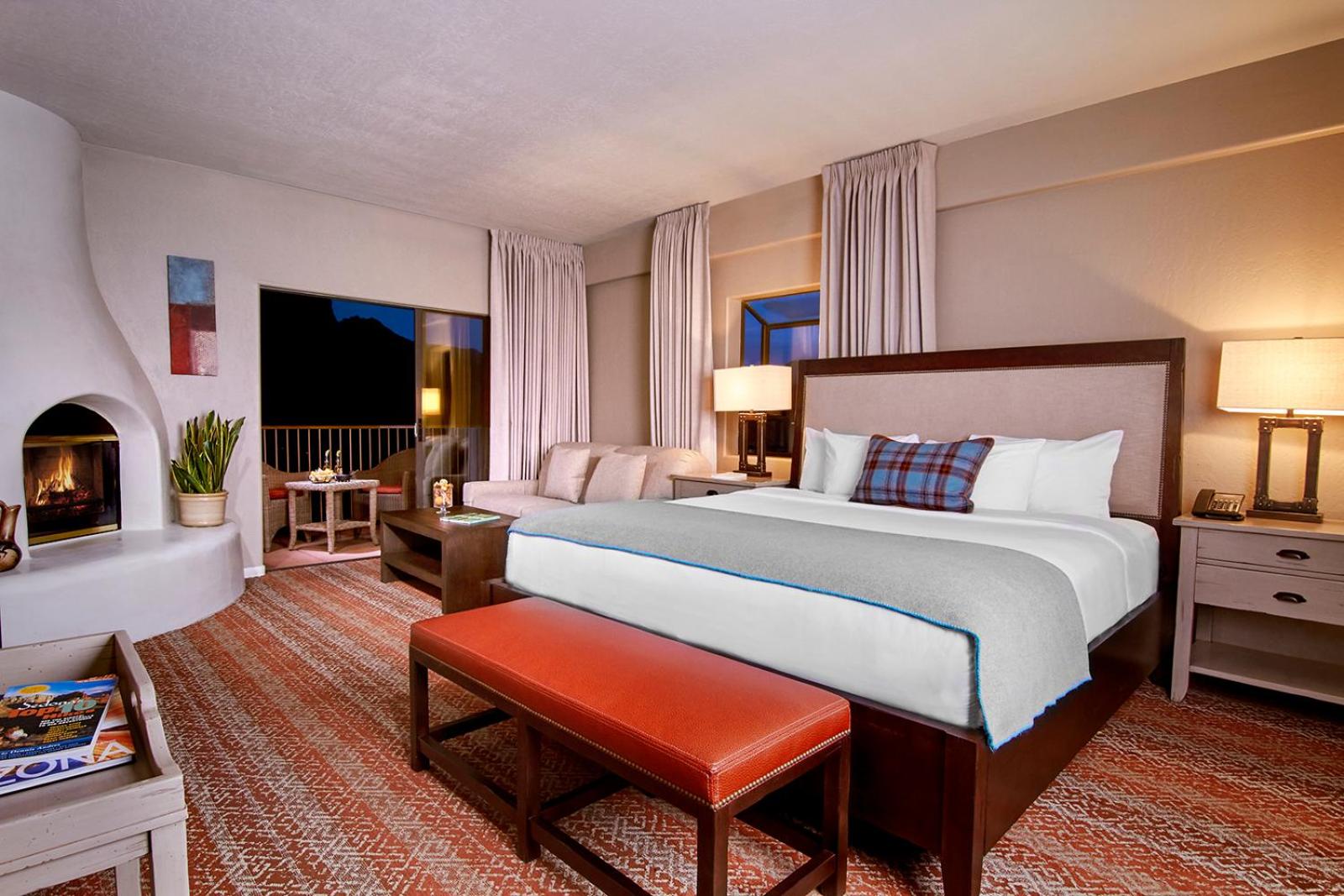 Red Rock Deluxe King Jr. Suite photo 2