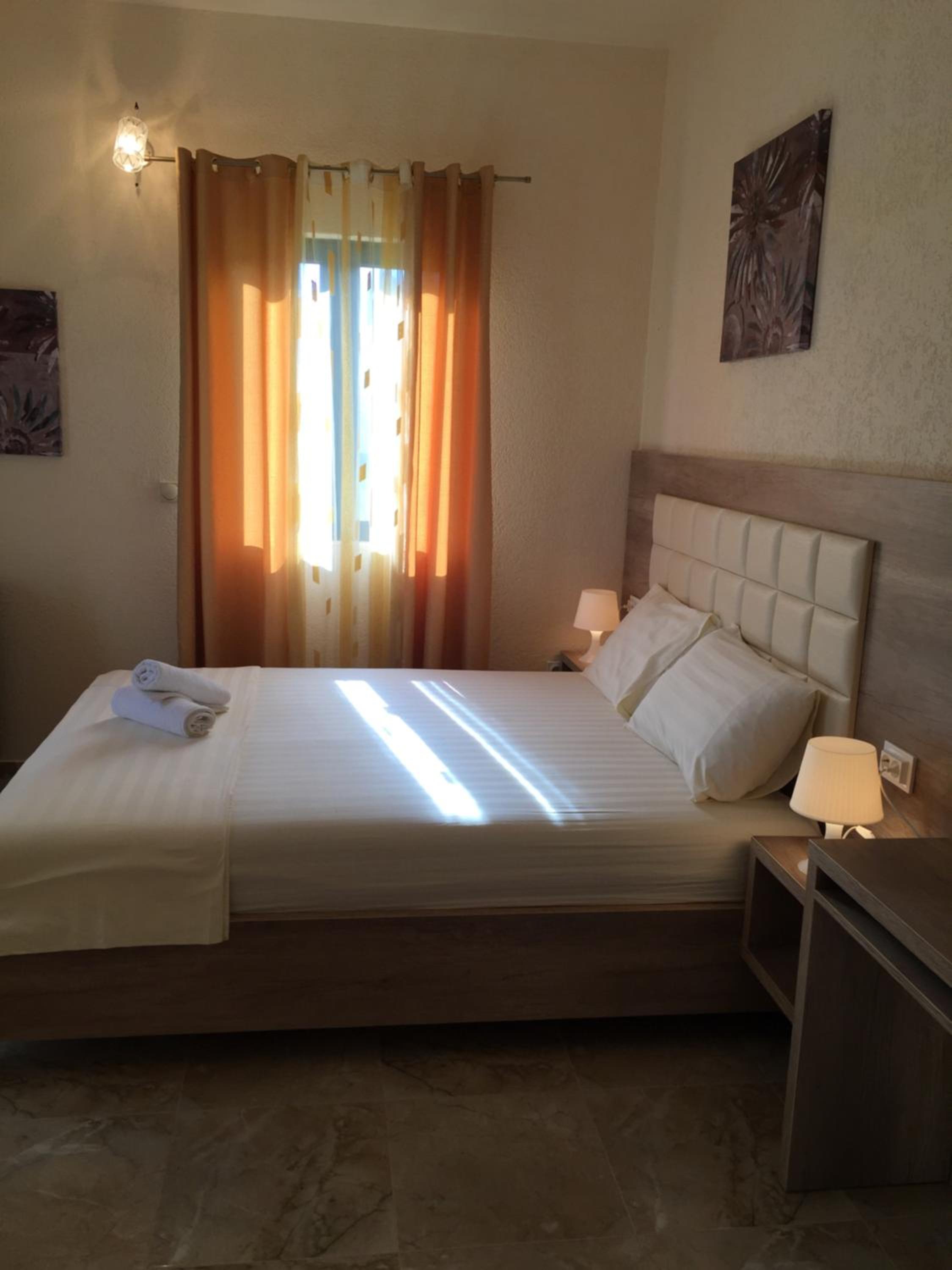Triple Room with Balcony - Photo 27