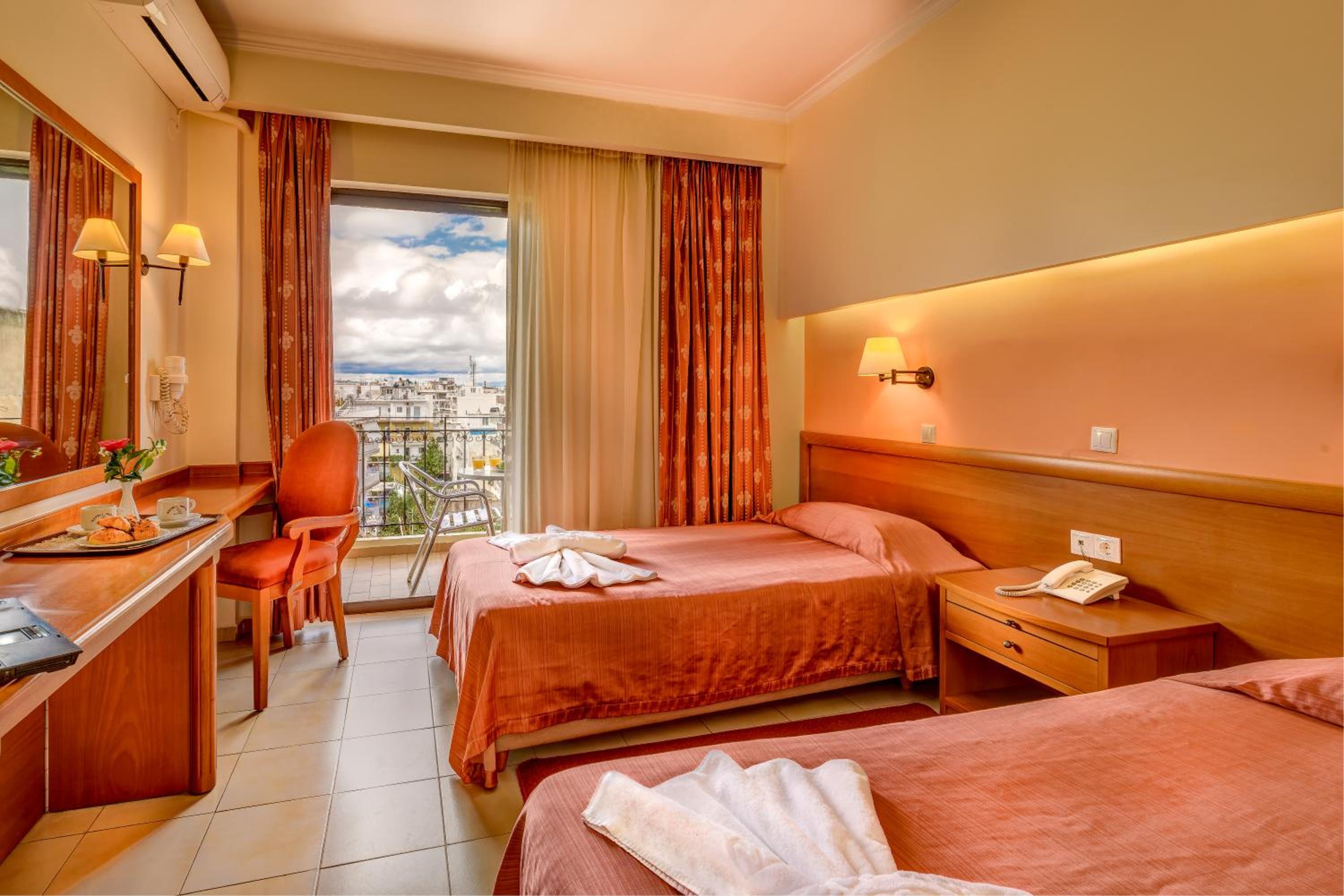Standard Double Room thumbnail 5