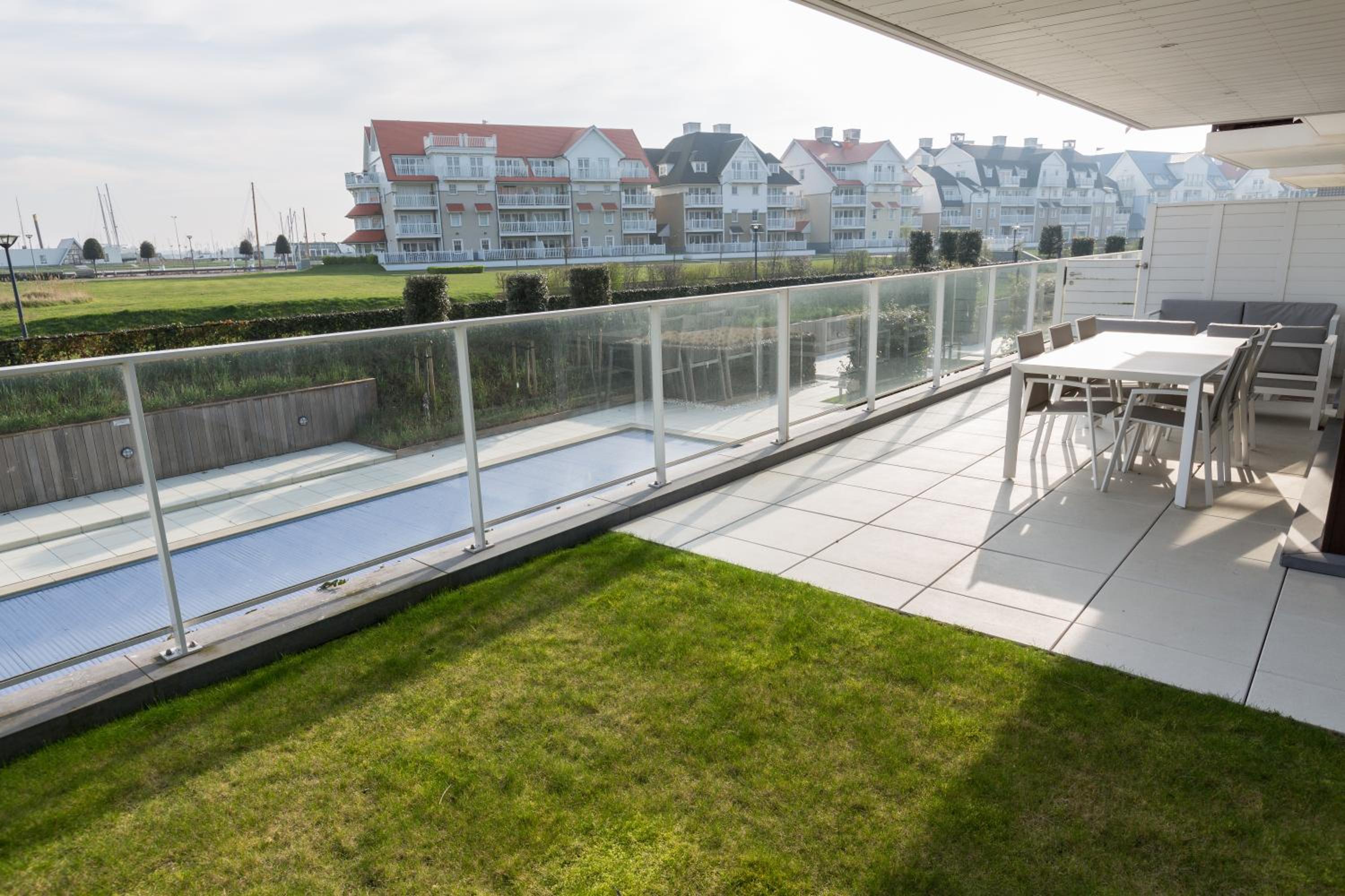 Apartment with Pool View  photo 3