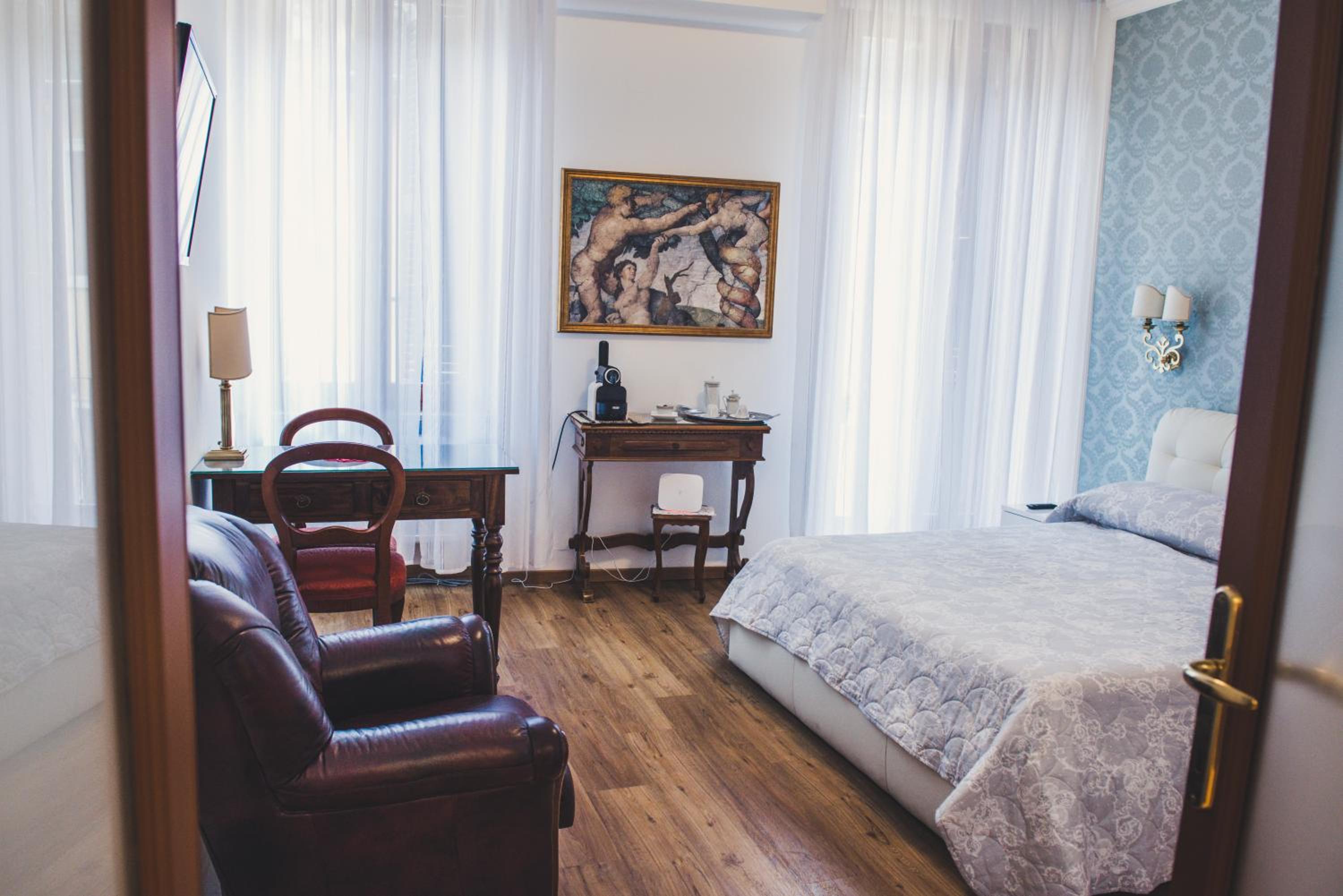 Deluxe Apartment