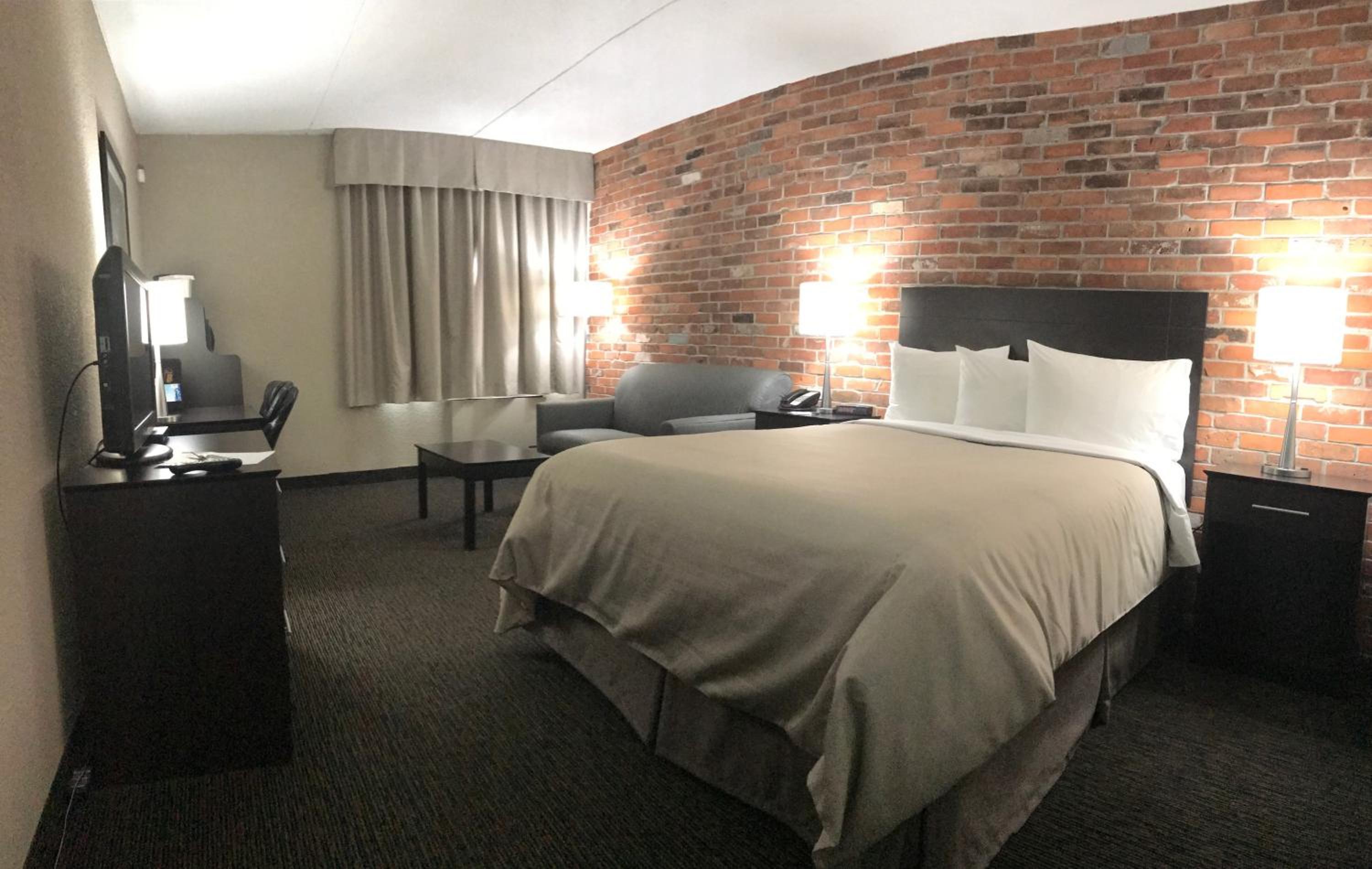 Queen Room - Non-Smoking - Photo 4