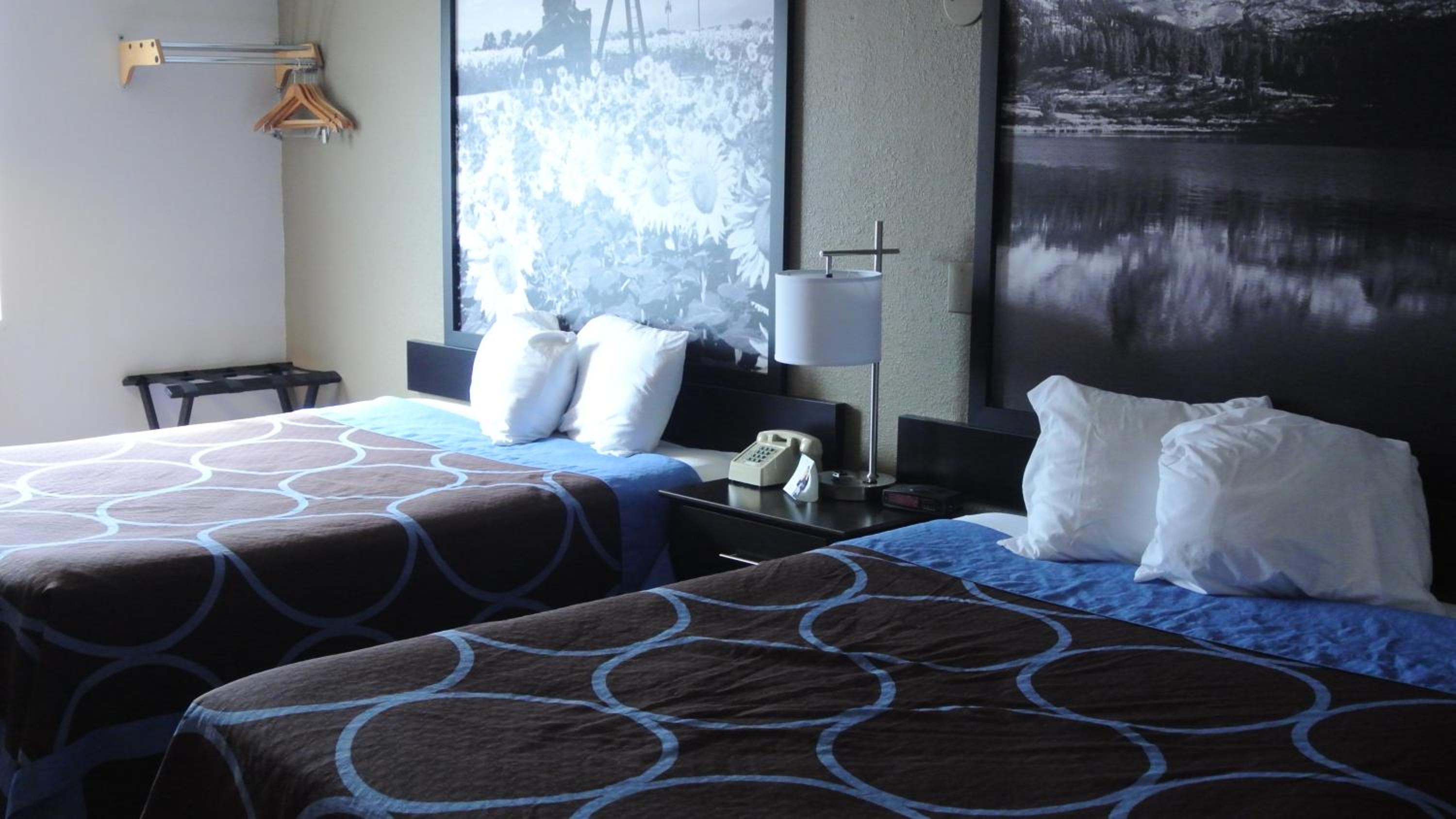 Queen Room with Two Queen Beds - Photo 6