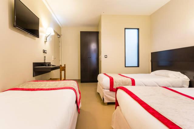Quadruple Room with Private Bathroom - Ground Floor photo 1