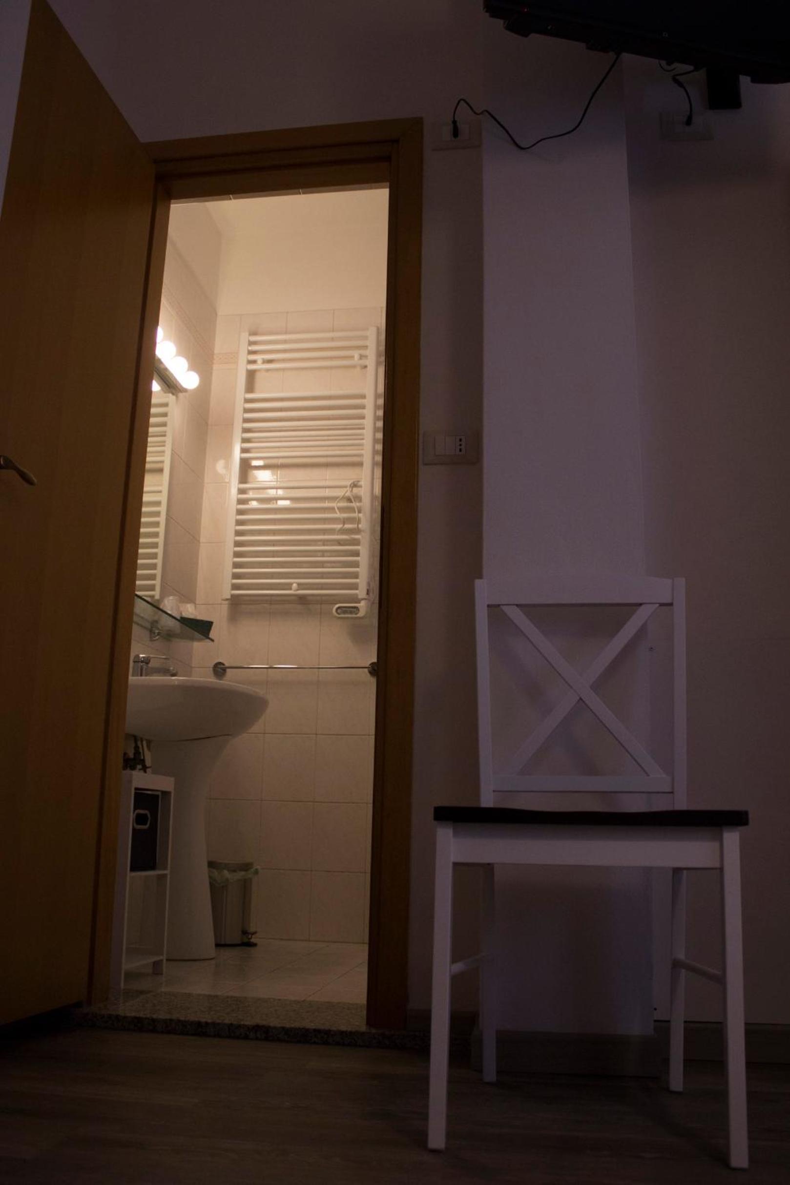 Quadruple Room with Terrace - Photo 16