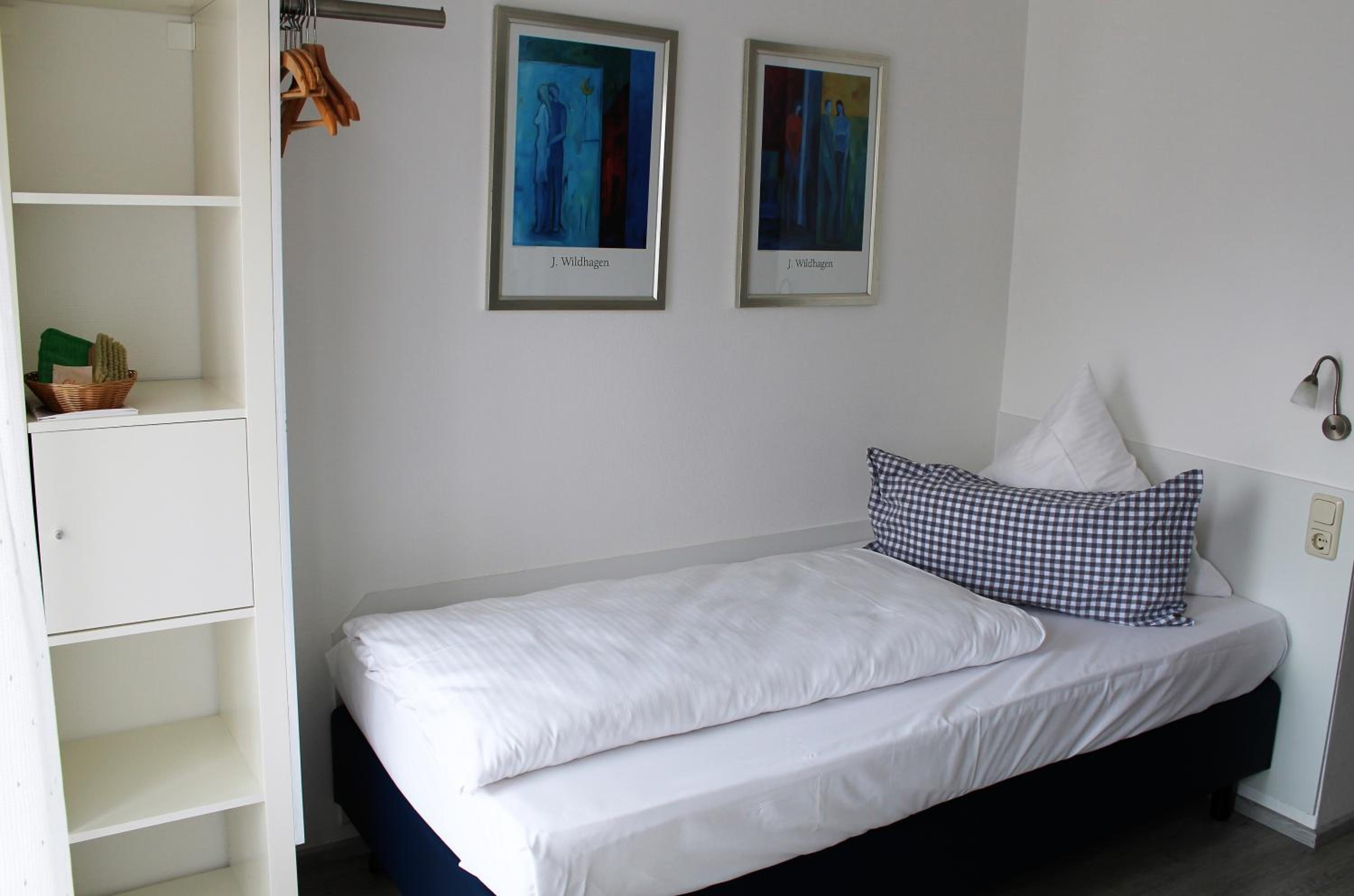Budget Single Room photo 2