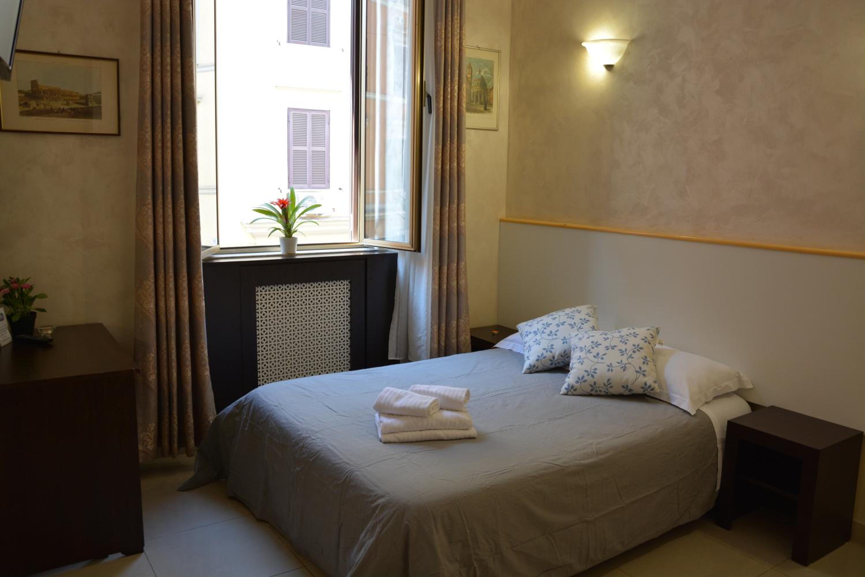 Standard Double Room photo 1