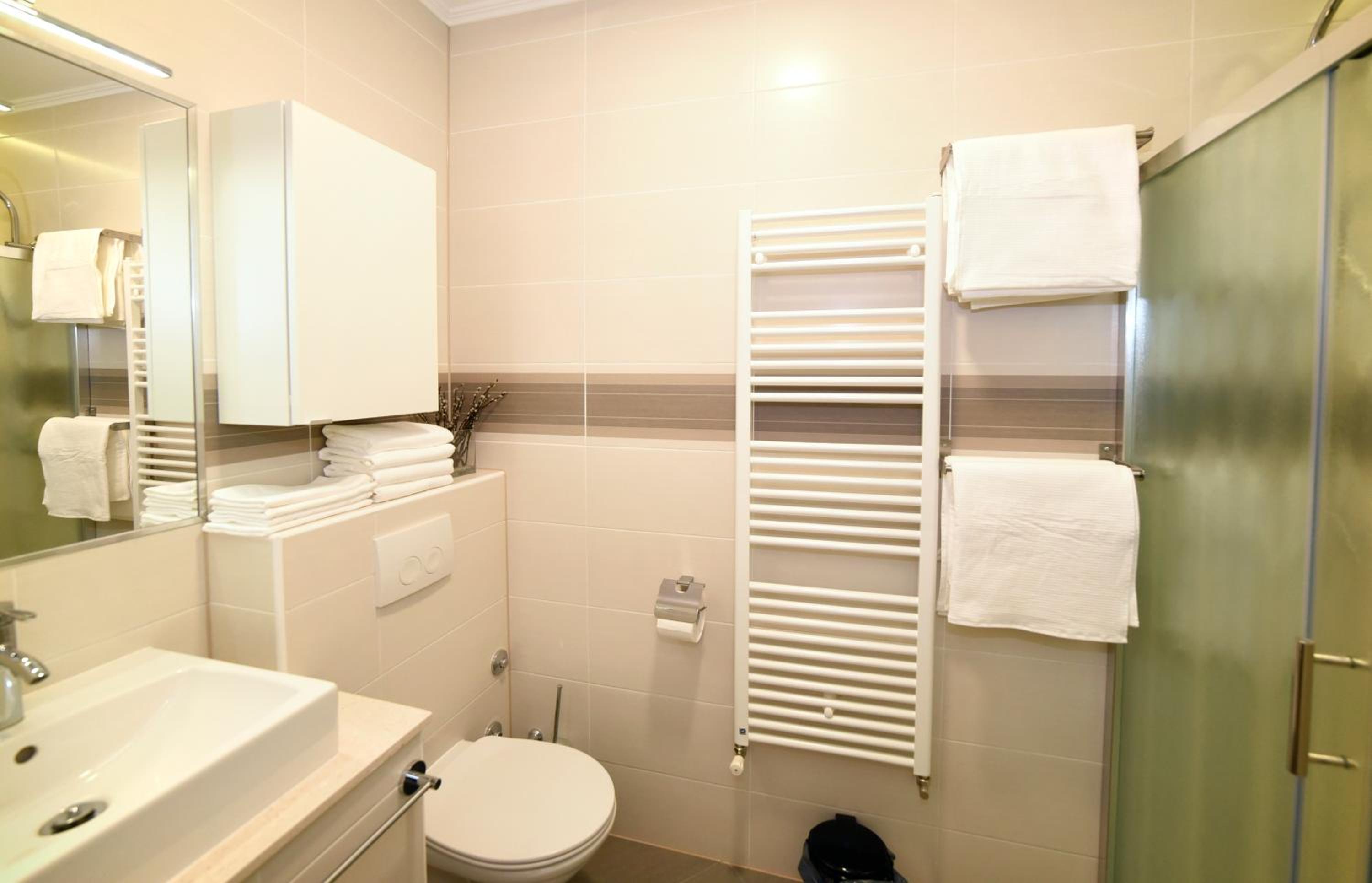Studio Apartment - Photo 9