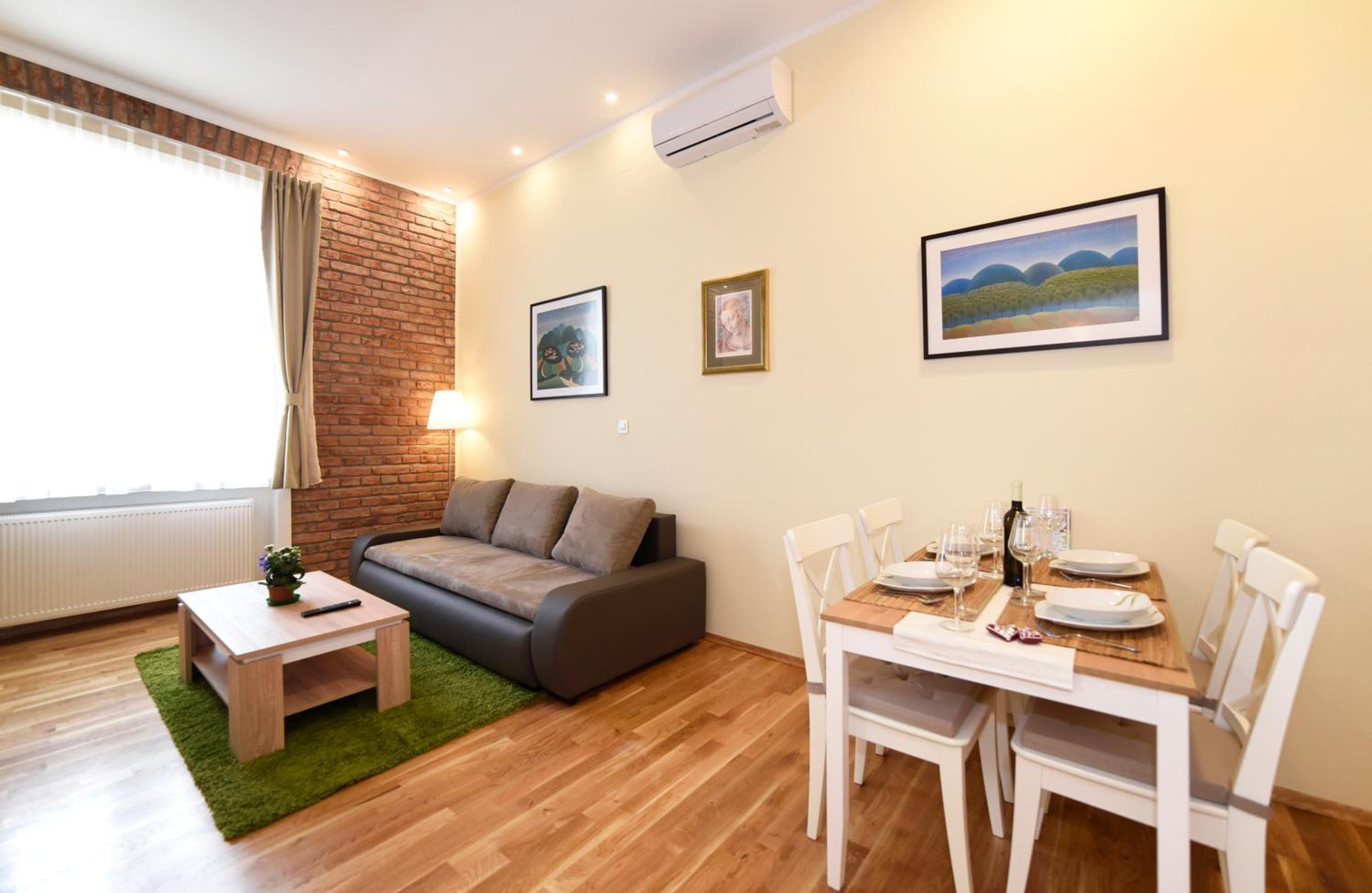Studio Apartment - Photo 11