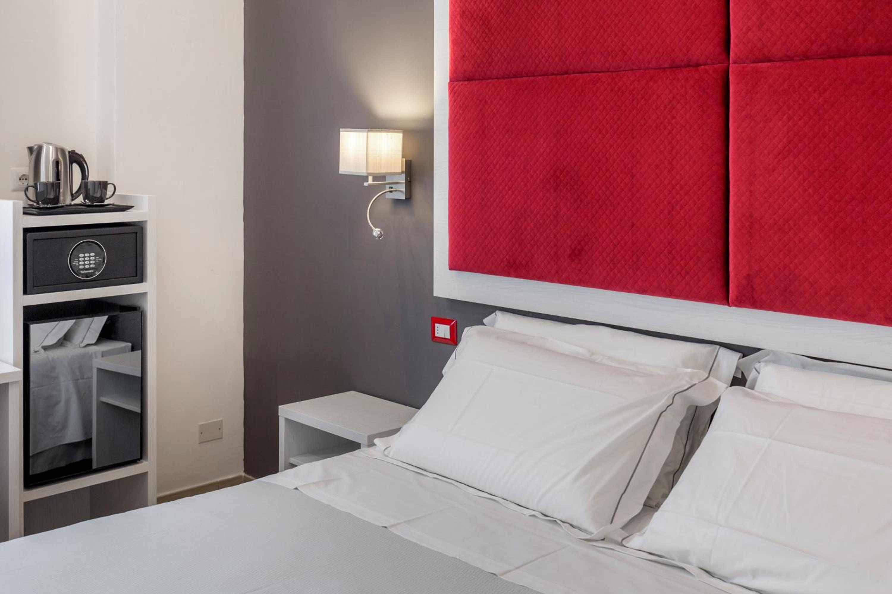 Deluxe Double Room with Jacuzzi photo 3