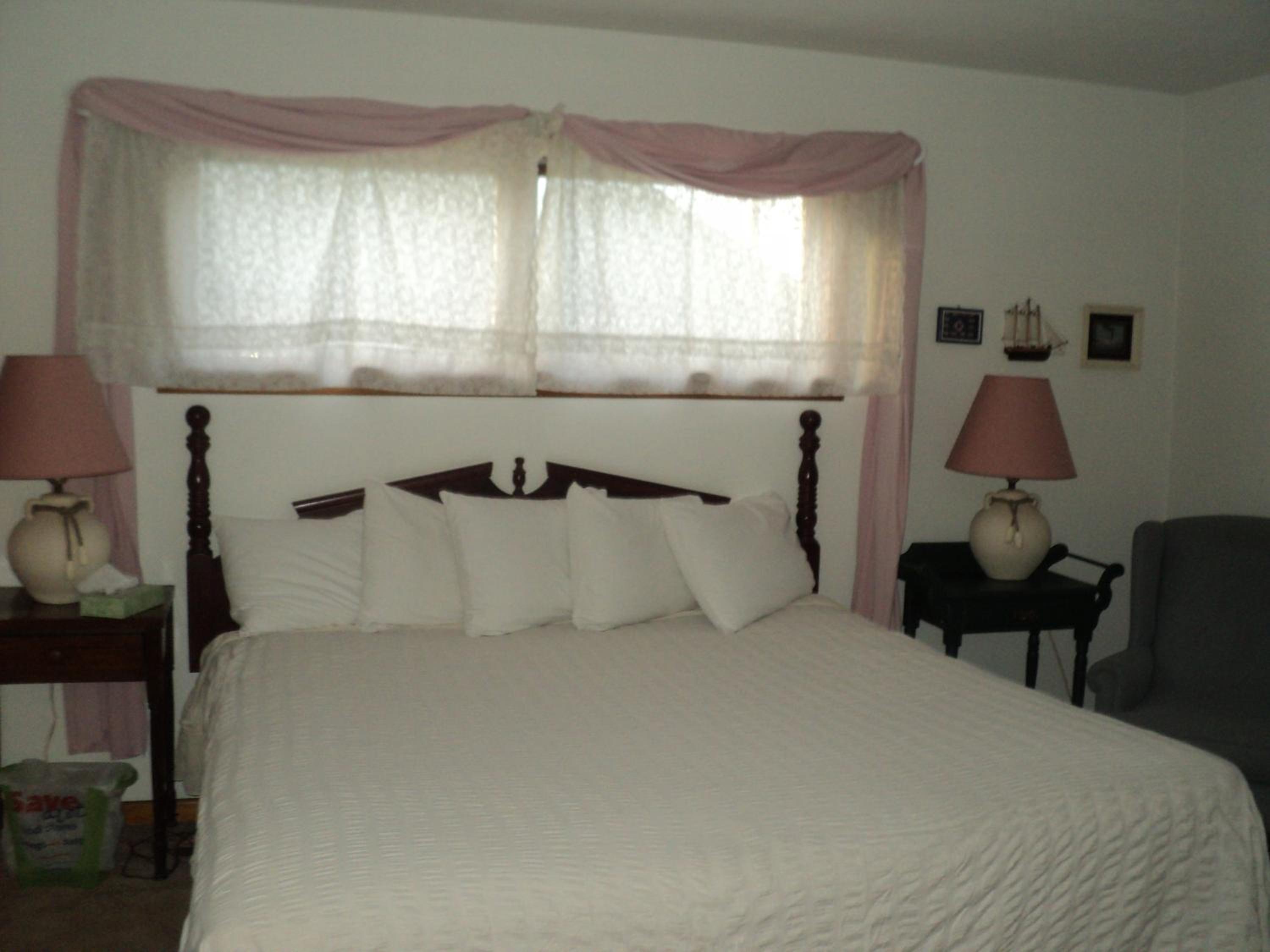 Six-Bedroom House photo 1
